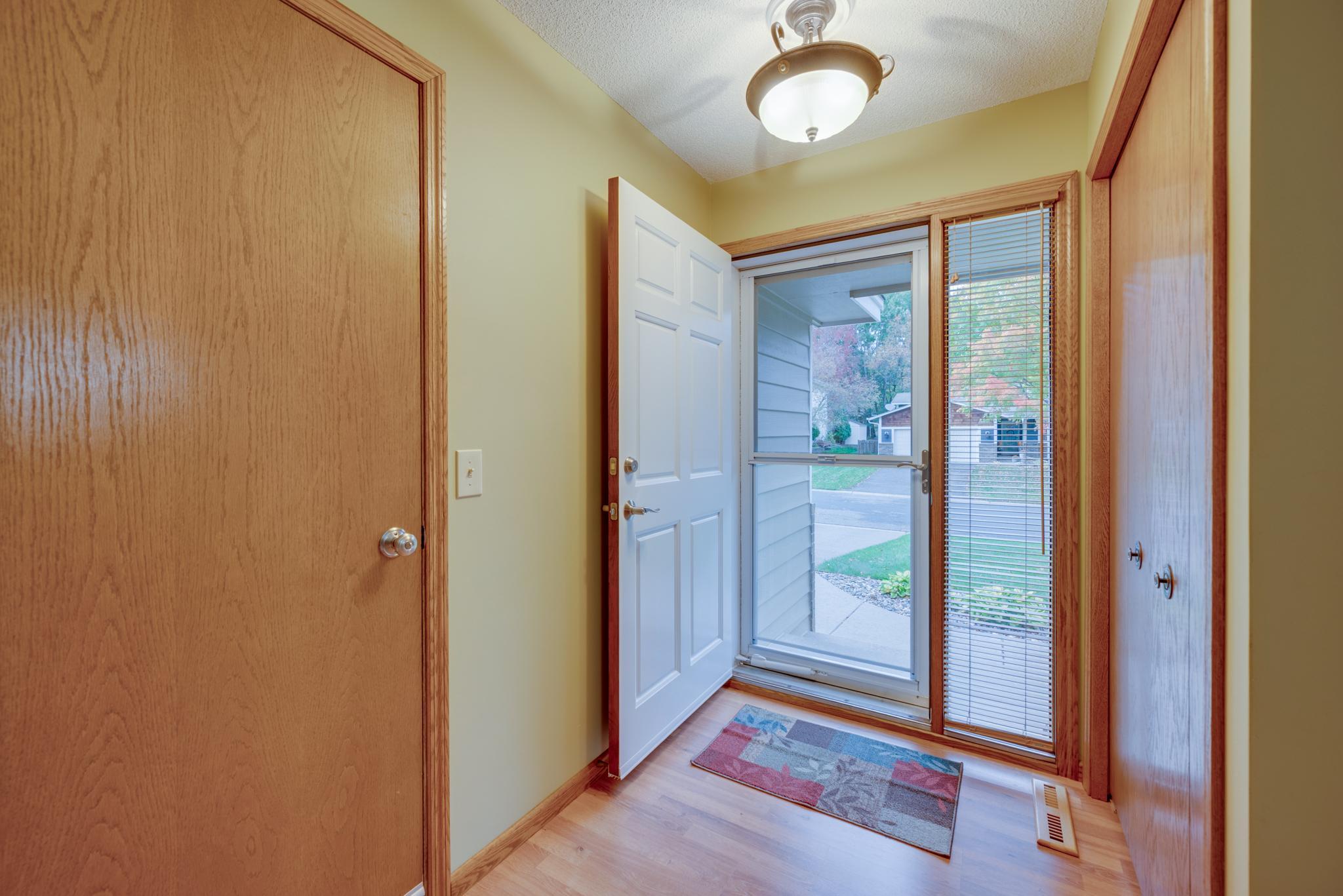 915 Park Knoll Drive Property Photo 9