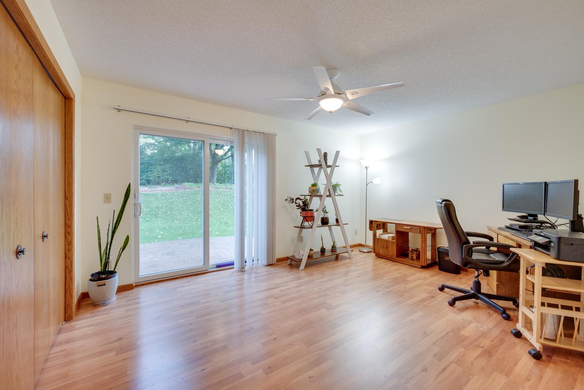 915 Park Knoll Drive Property Photo 15