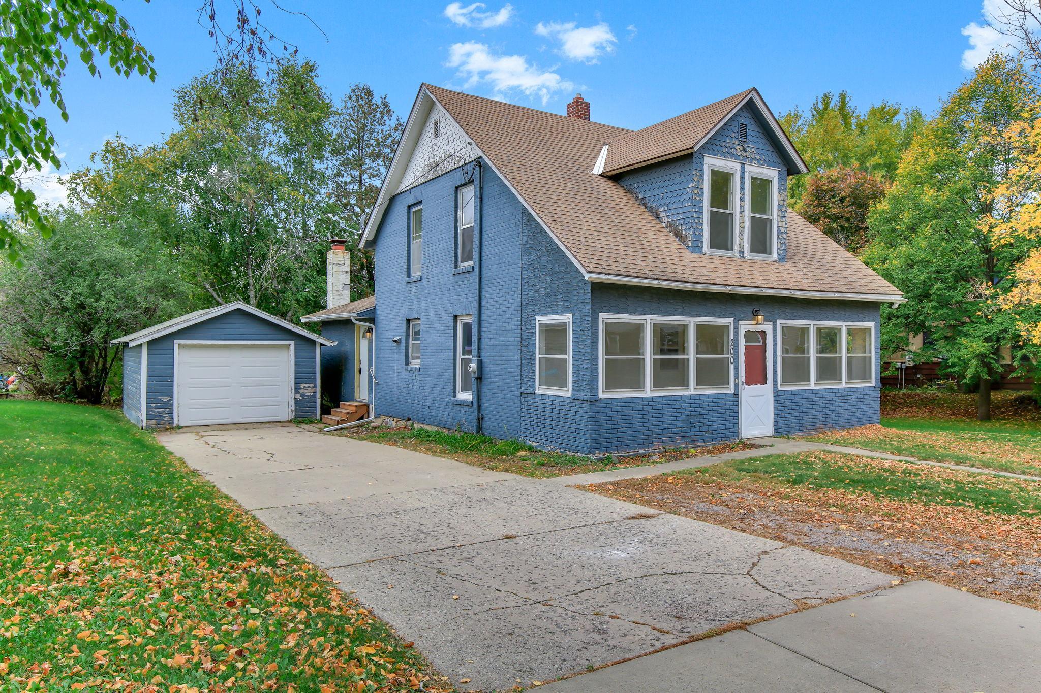 200 Excelsior Avenue N Property Photo 1