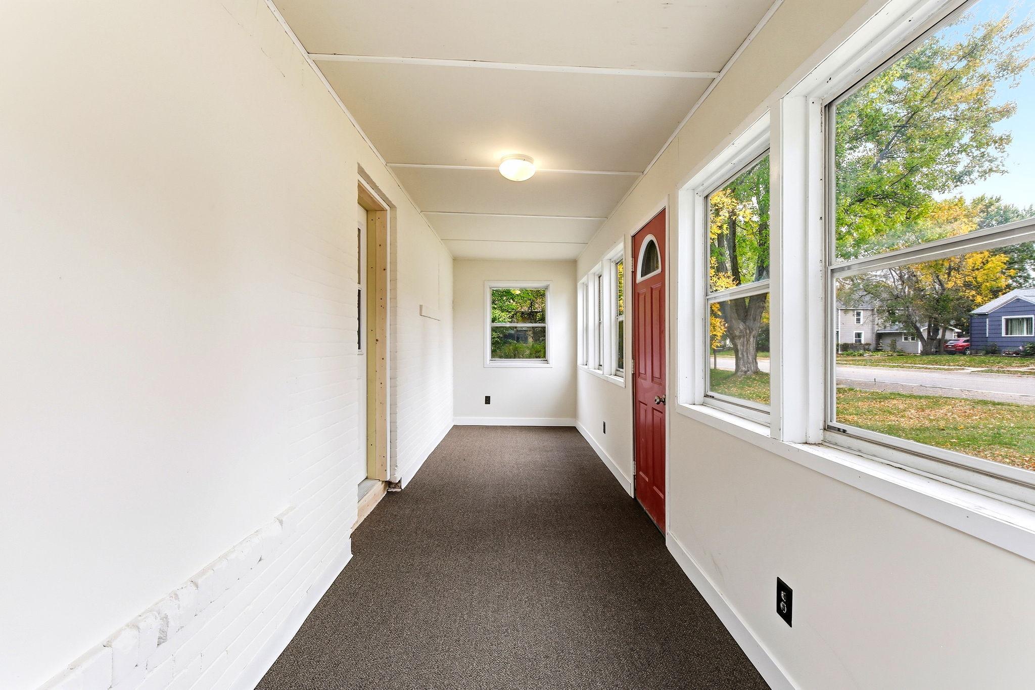 200 Excelsior Avenue N Property Photo 5