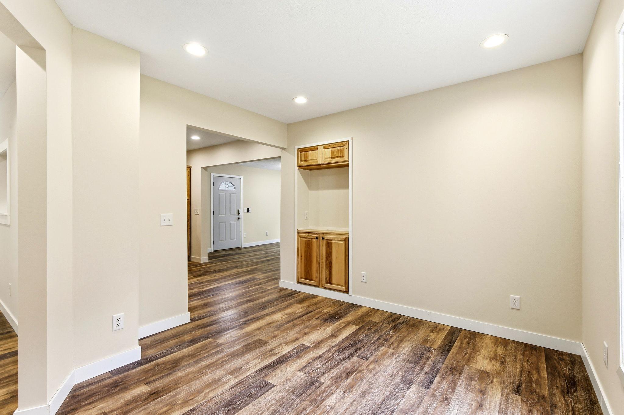 200 Excelsior Avenue N Property Photo 10