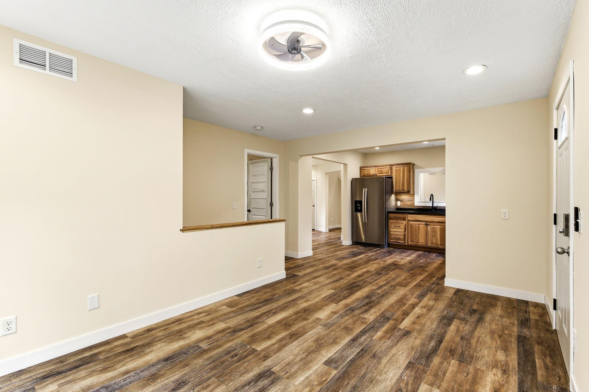 200 Excelsior Avenue N Property Photo 16