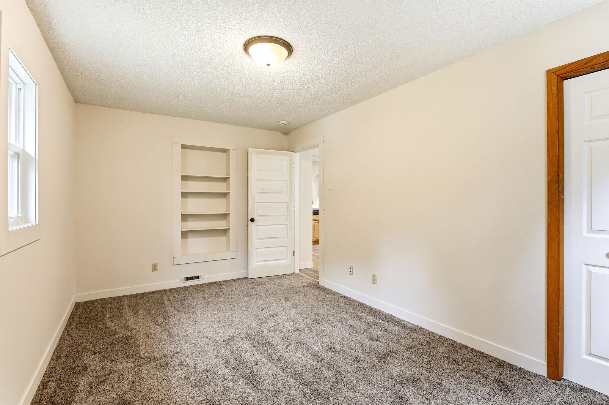 200 Excelsior Avenue N Property Photo 18