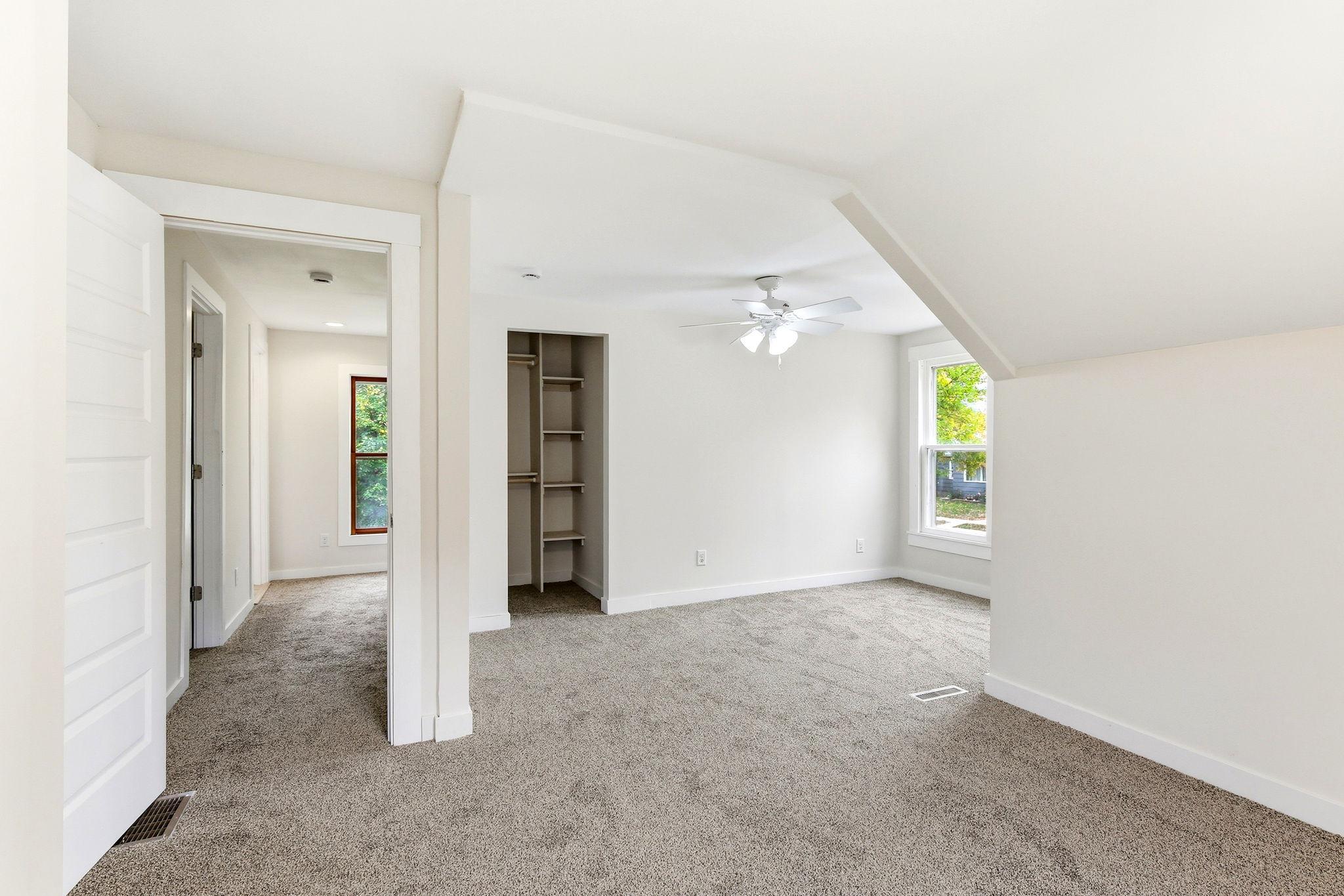 200 Excelsior Avenue N Property Photo 22