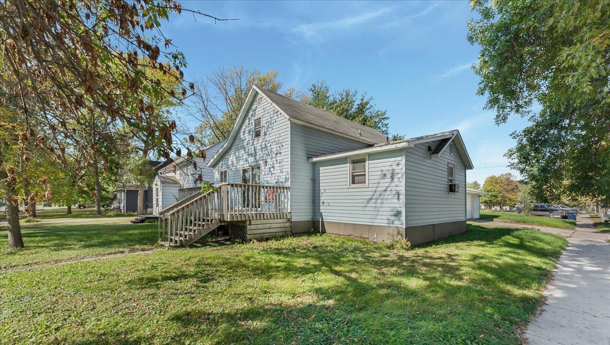 629 2nd Street Property Photo 1
