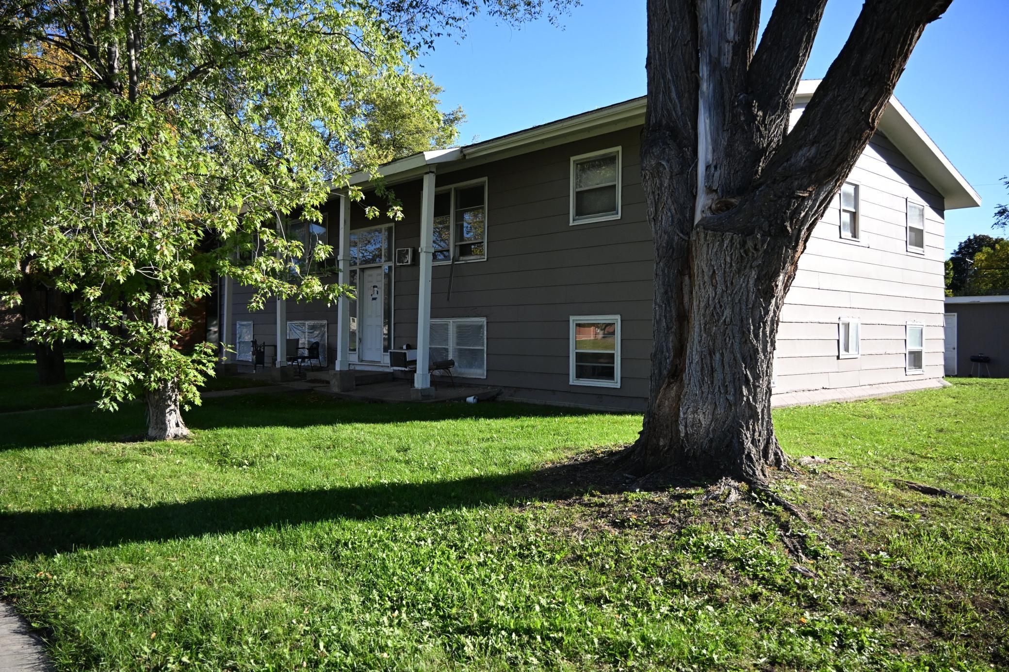 402 33rd Avenue N Property Photo 1