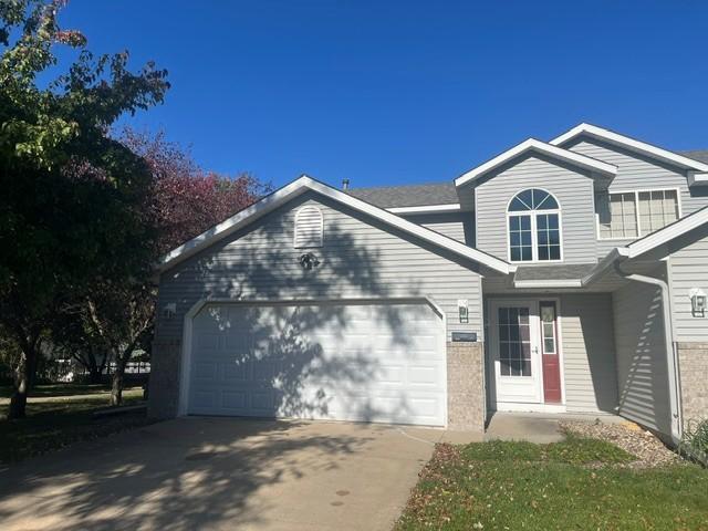 2317 Viola Heights Drive NE Property Photo 1
