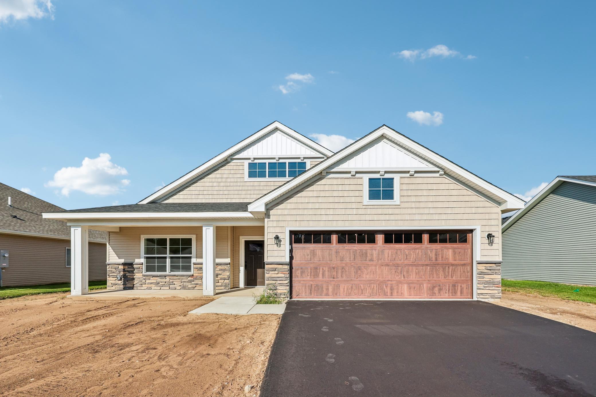 1423 Victory Lane Ne Property Photo 1