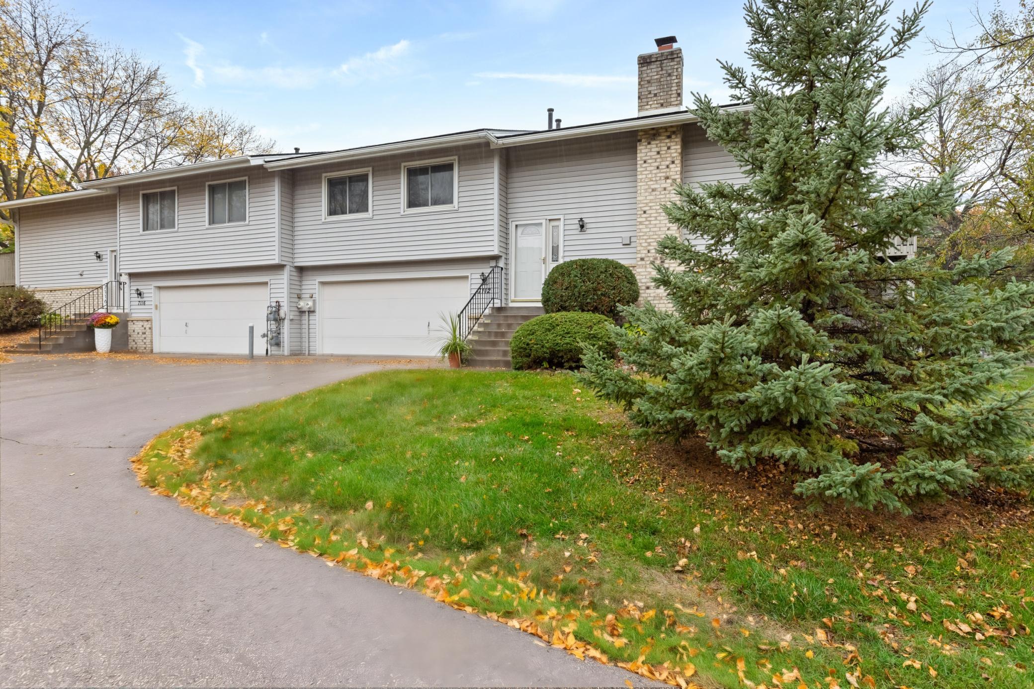7112 Pontiac Circle Property Photo 1