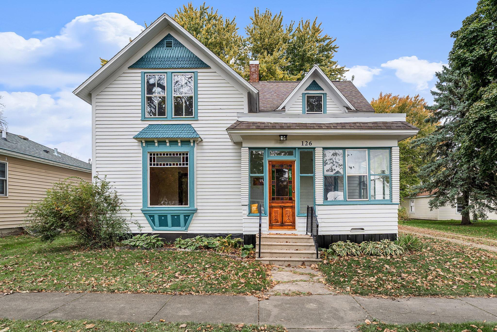 126 1st Street Se Property Photo 1