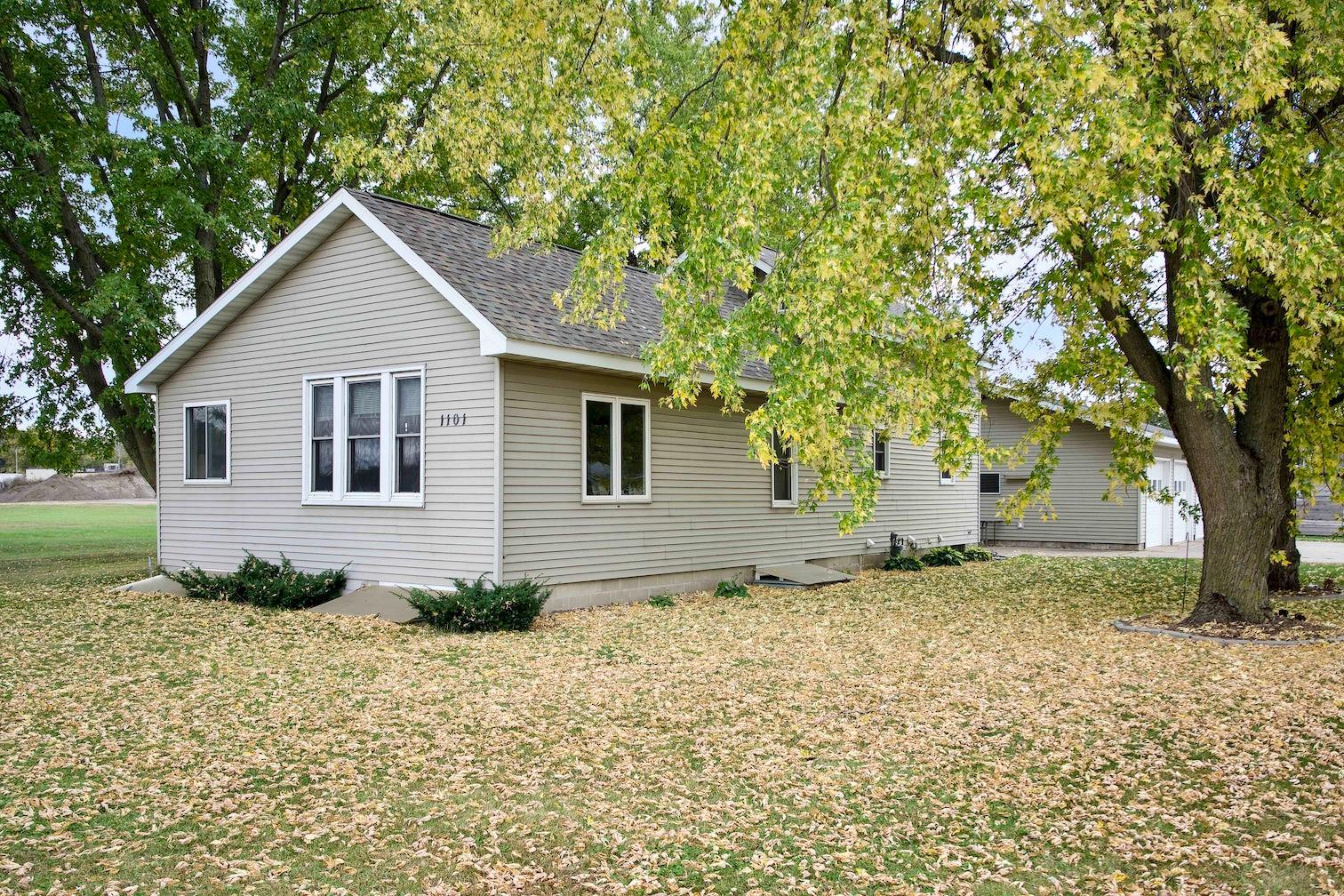 1101 E Wabasha Street Property Photo 1