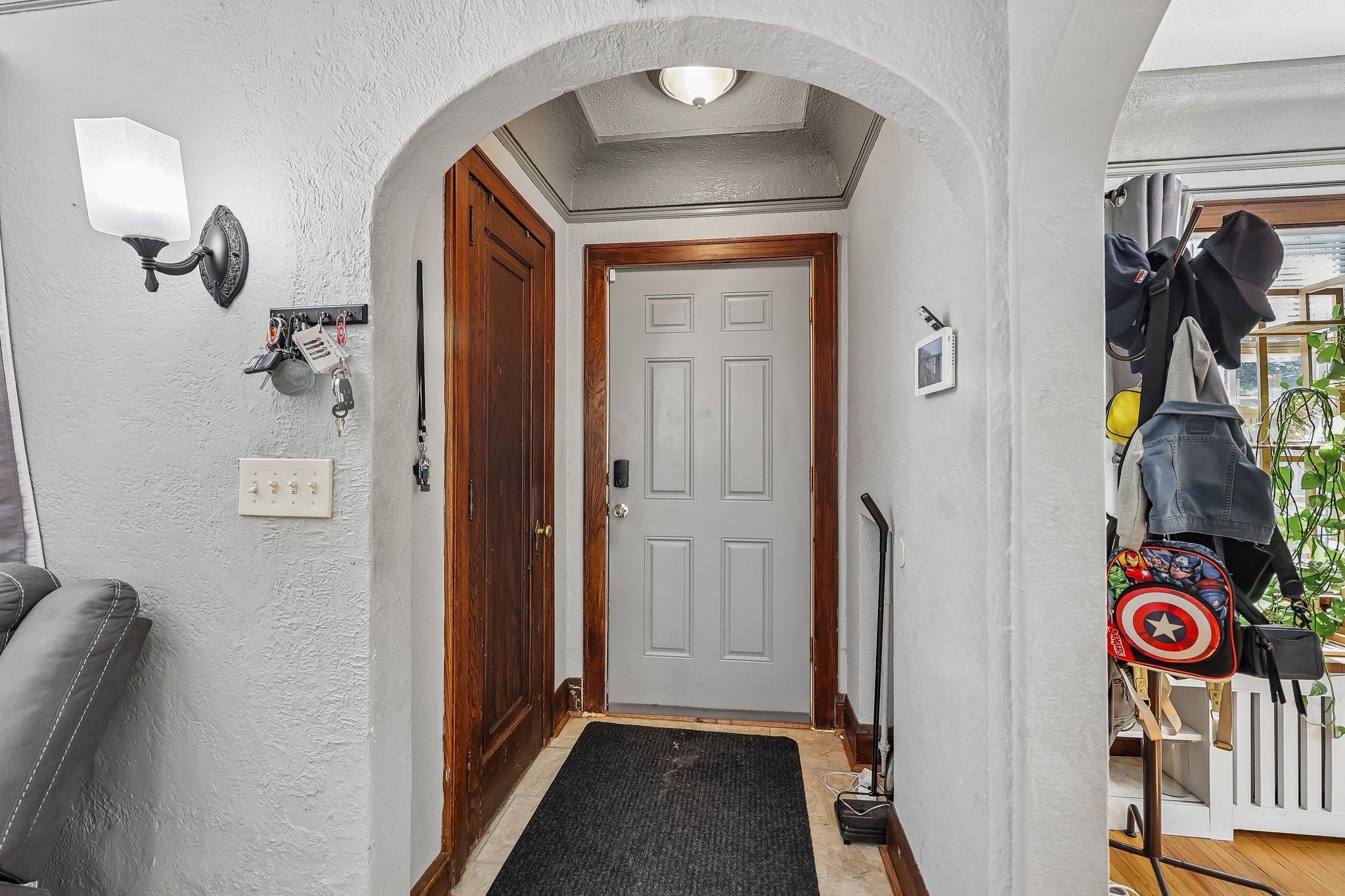2923 Upton Avenue N Property Photo 3