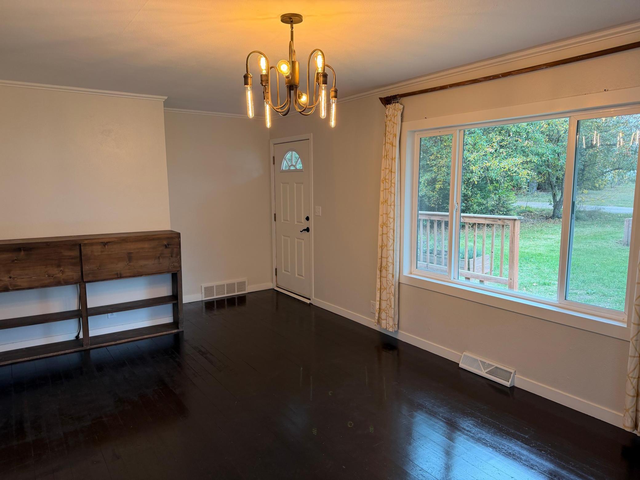 23929 Pine Avenue Property Photo 6