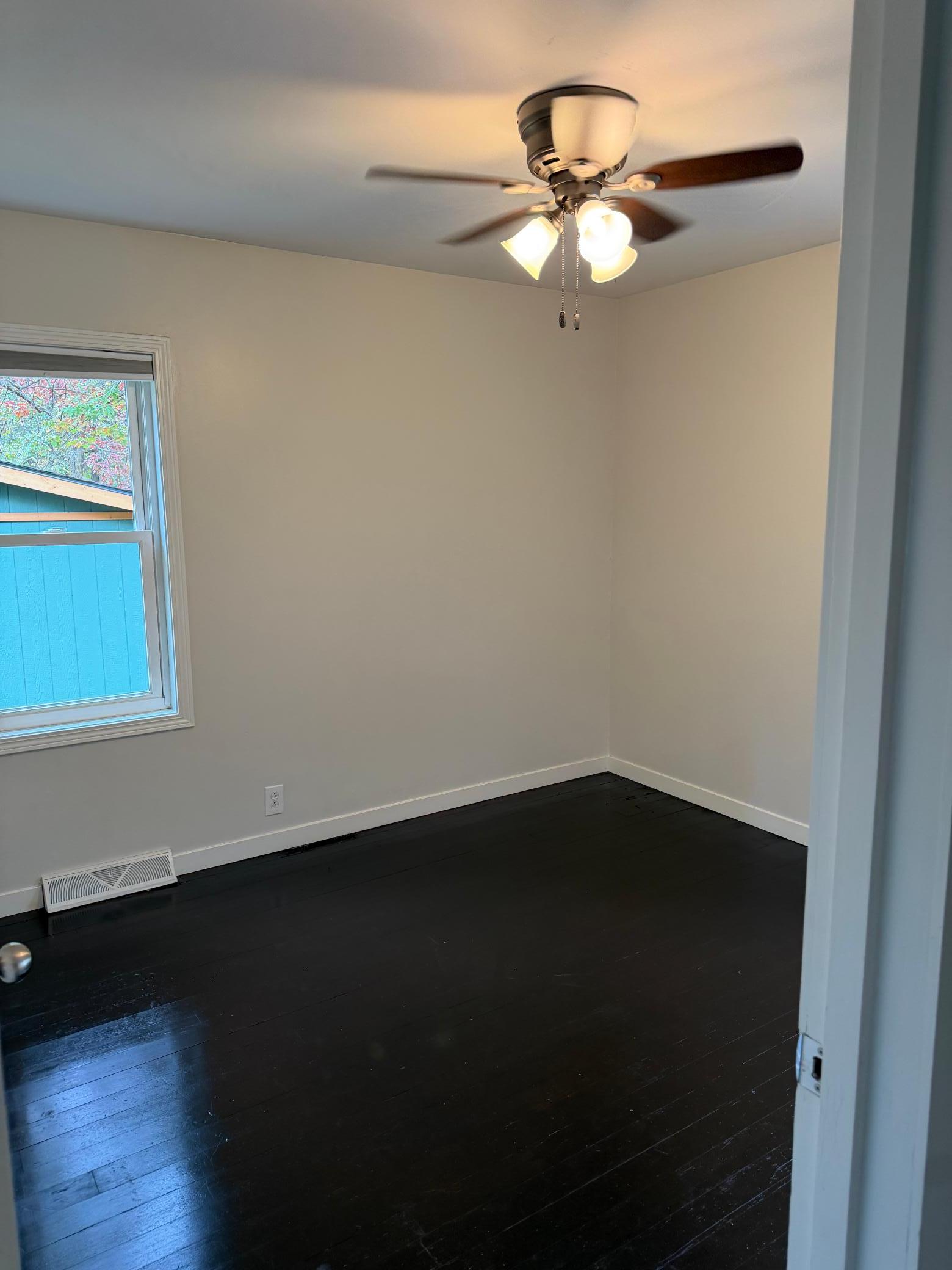 23929 Pine Avenue Property Photo 11