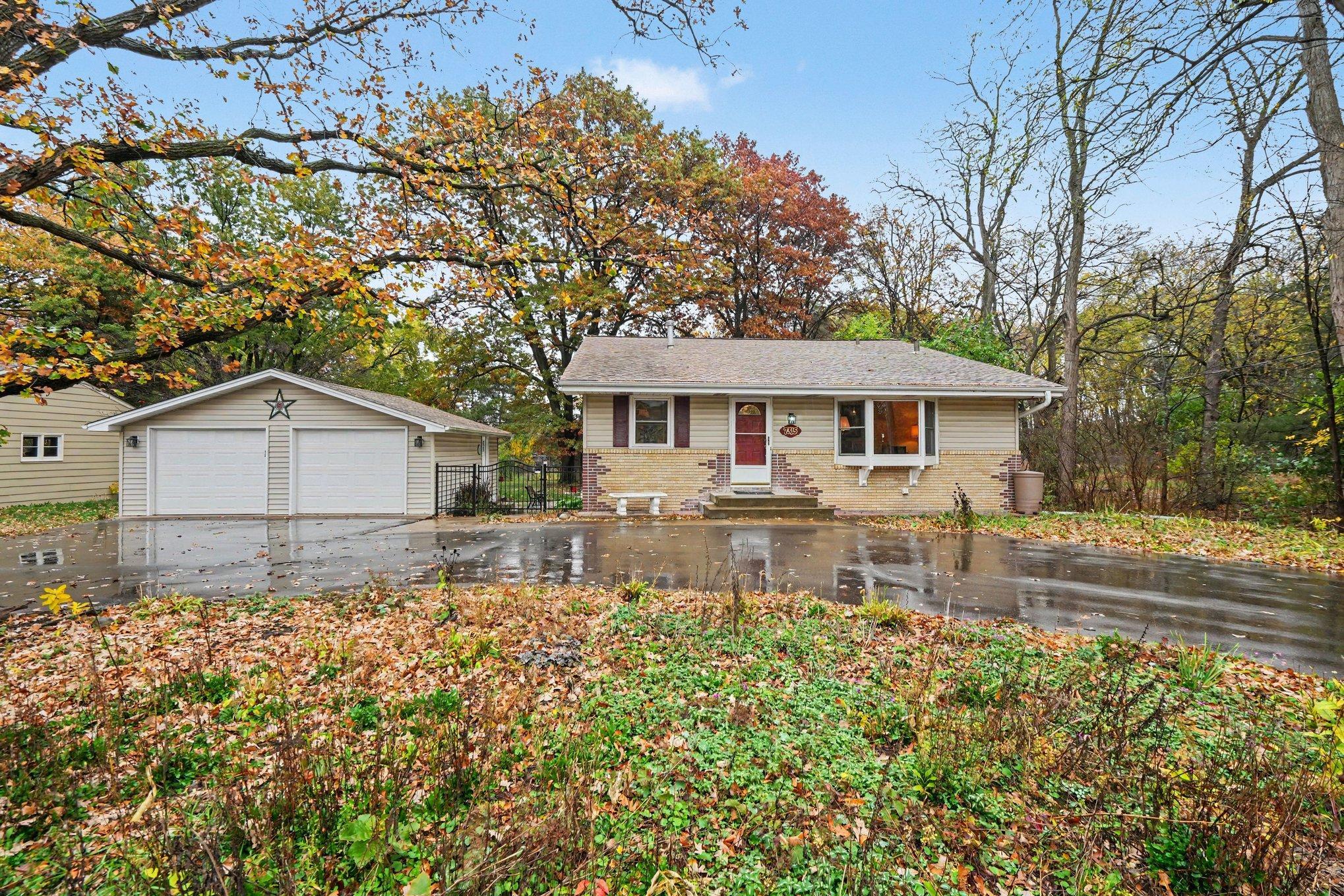 7315 E River Road Property Photo 1
