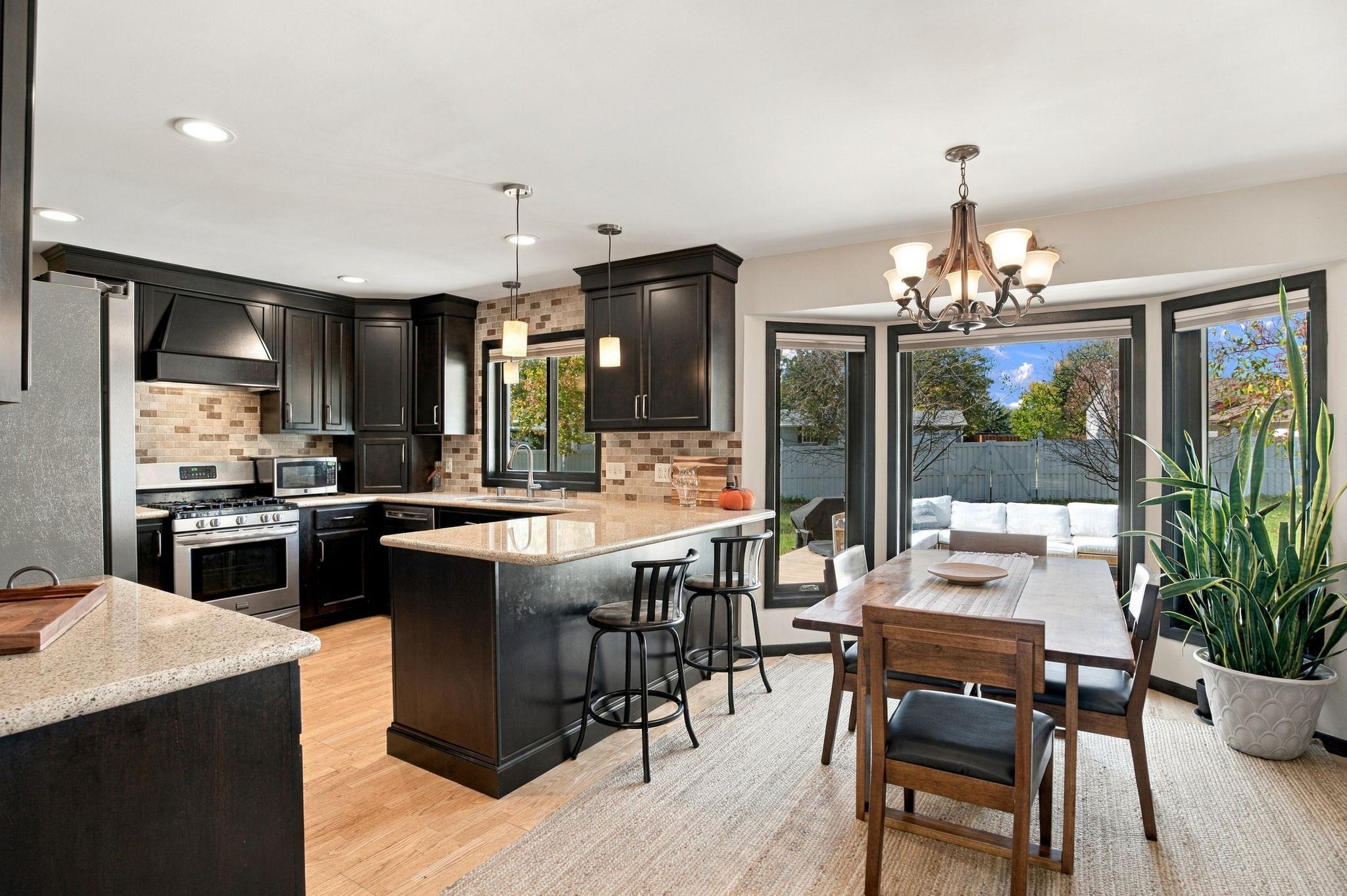 10626 Daisy Circle Property Photo 4