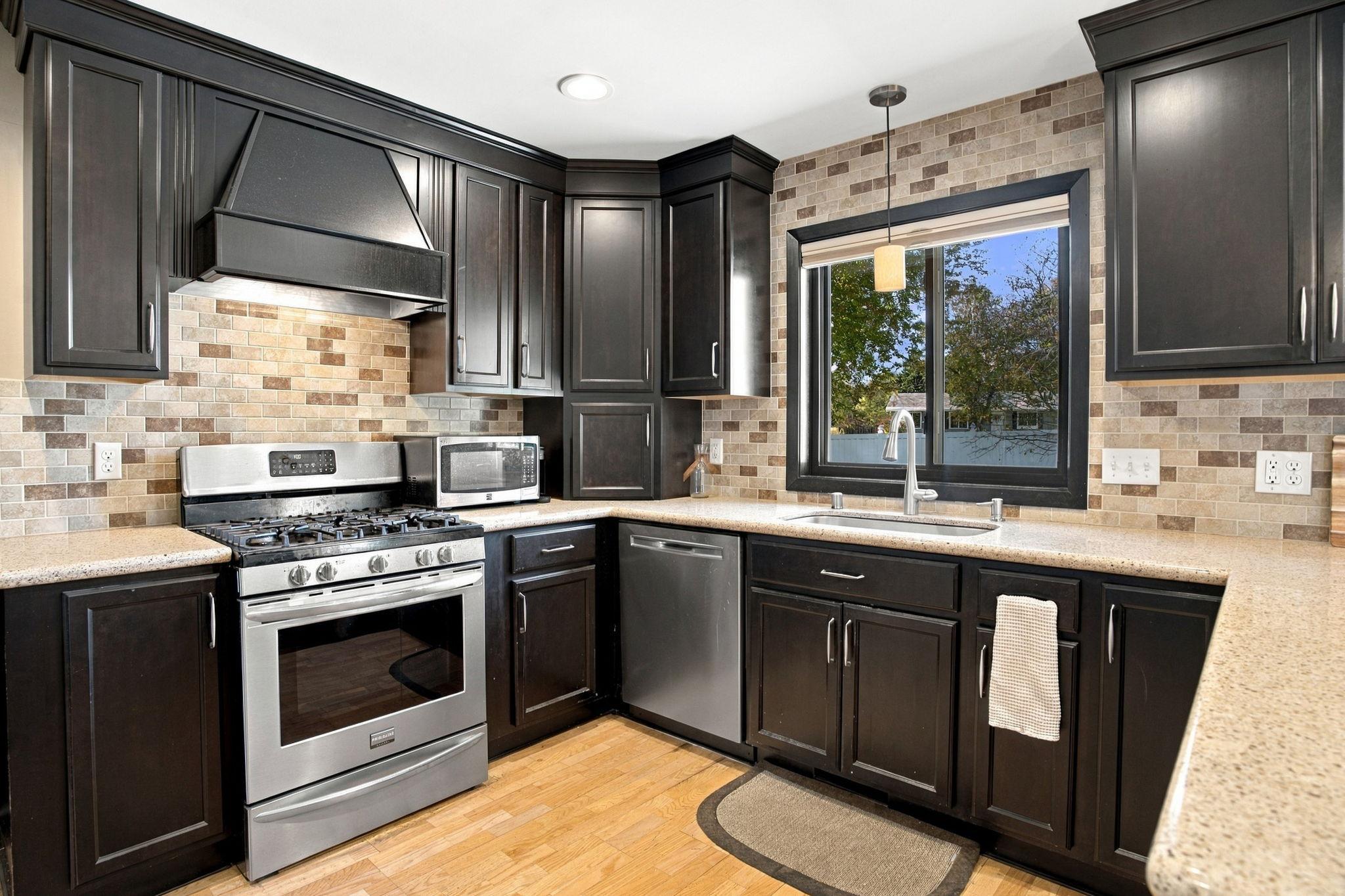 10626 Daisy Circle Property Photo 8