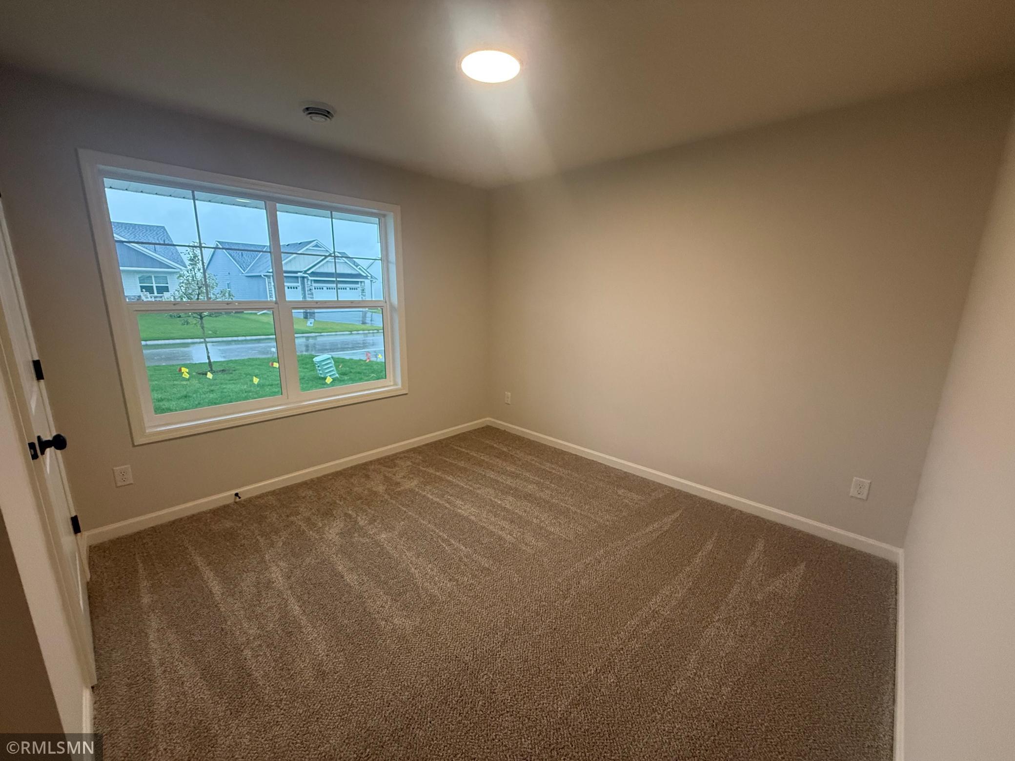 2480 Jacamar Avenue Ne Property Photo 5