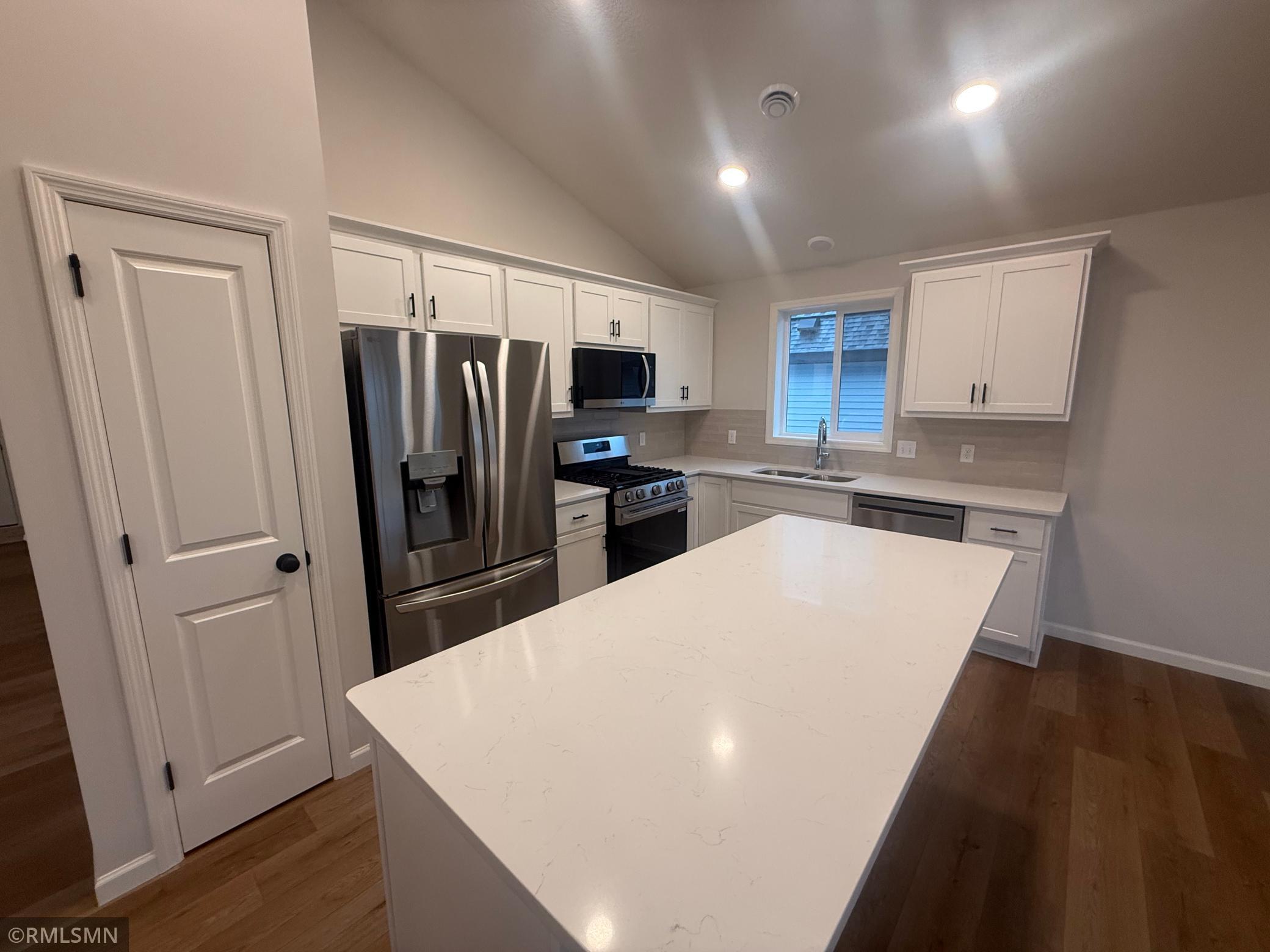 2480 Jacamar Avenue Ne Property Photo 10