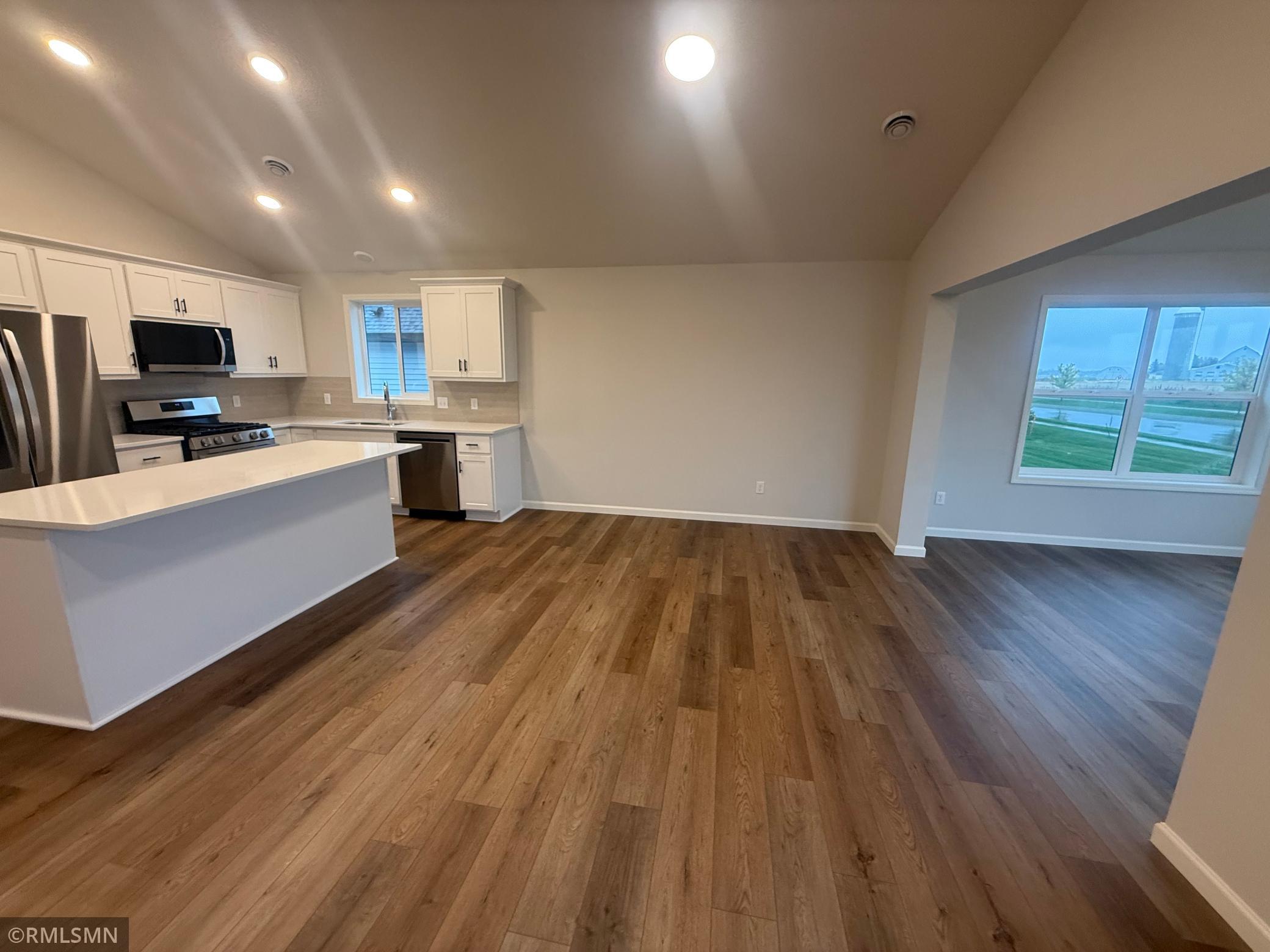 2480 Jacamar Avenue Ne Property Photo 14