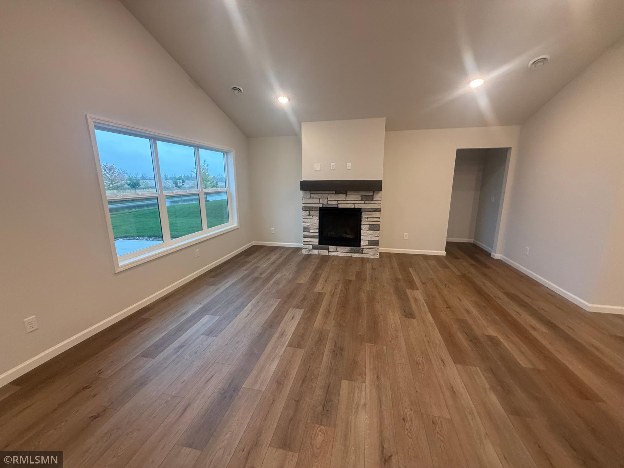2480 Jacamar Avenue Ne Property Photo 15