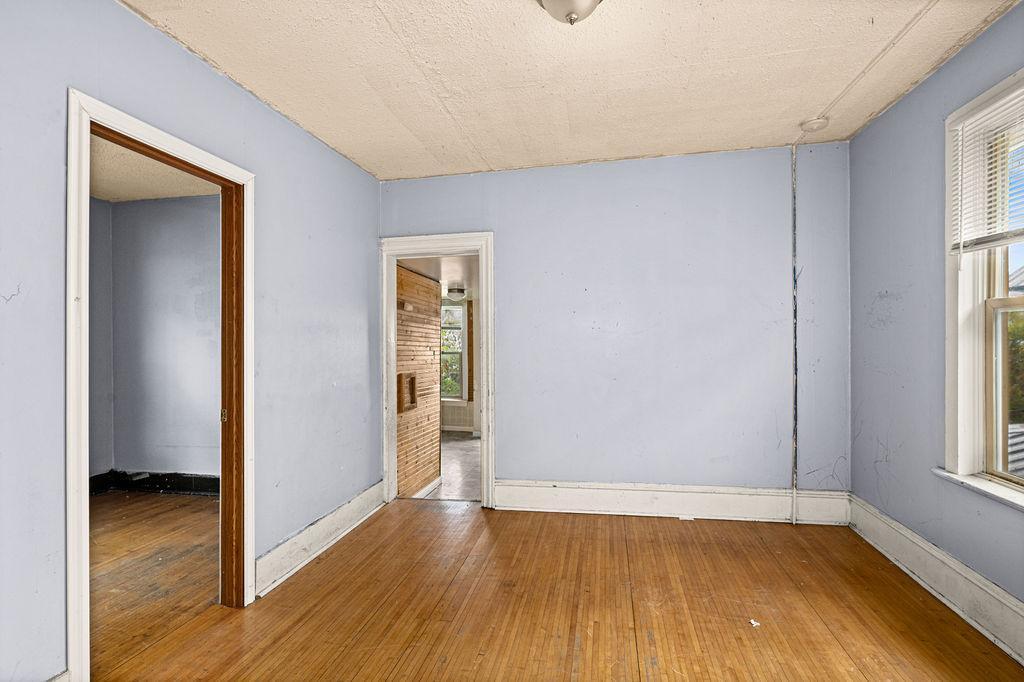 12 E 5th Street Property Photo 11