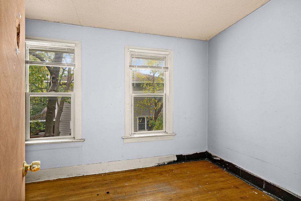 12 E 5th Street Property Photo 12
