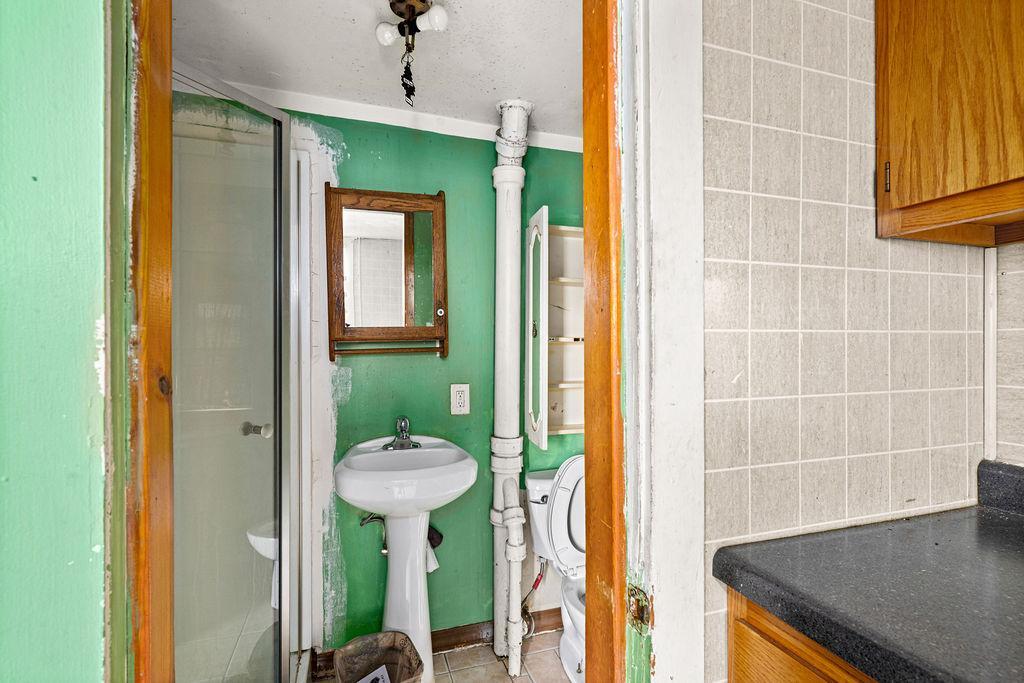 12 E 5th Street Property Photo 15