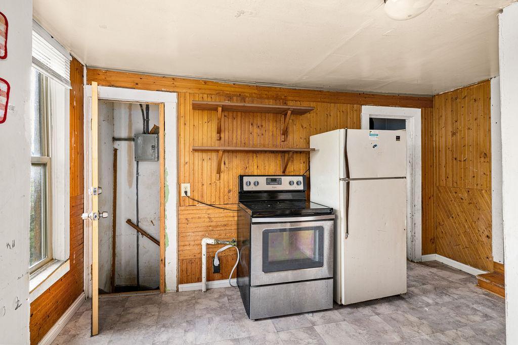 12 E 5th Street Property Photo 16