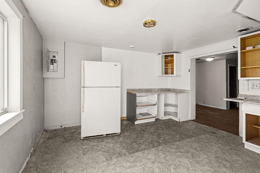 12 E 5th Street Property Photo 20