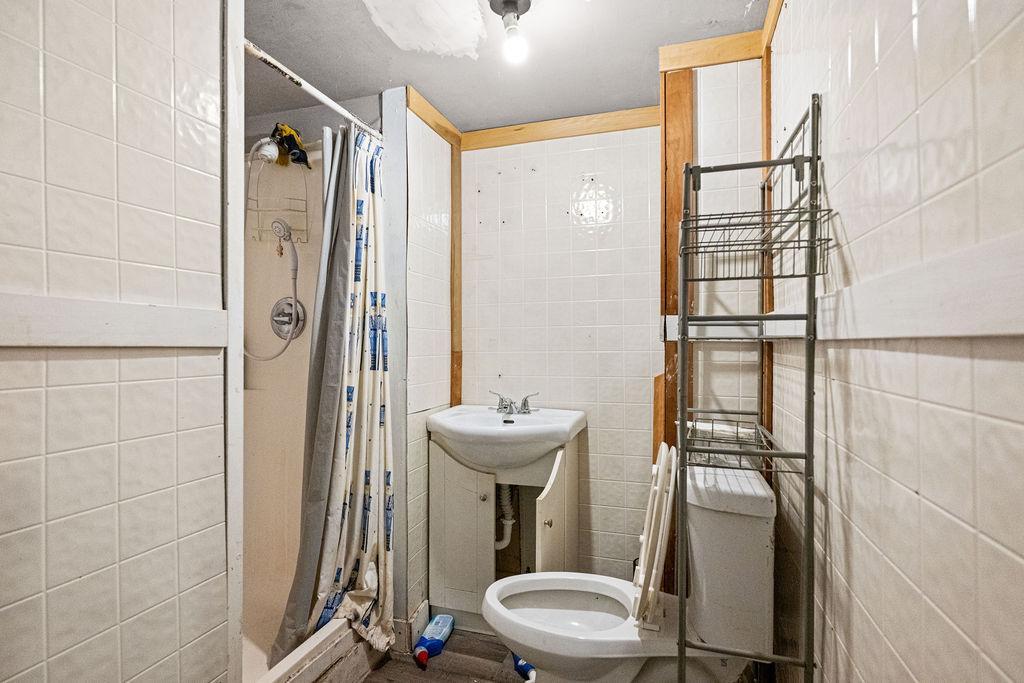 12 E 5th Street Property Photo 24