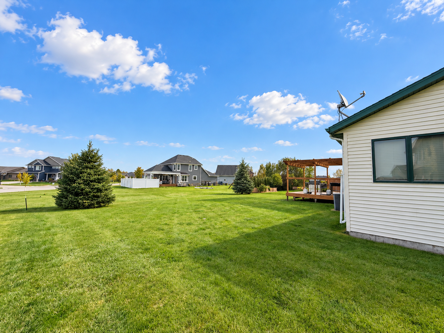 656 Westminster Drive Property Photo 4