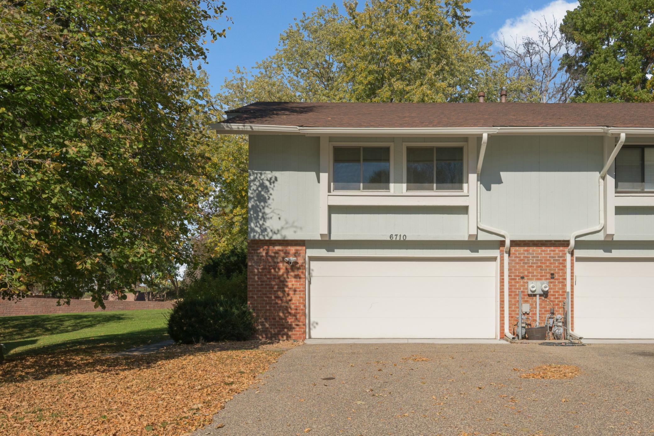 6710 Buckingham Bay Property Photo 1