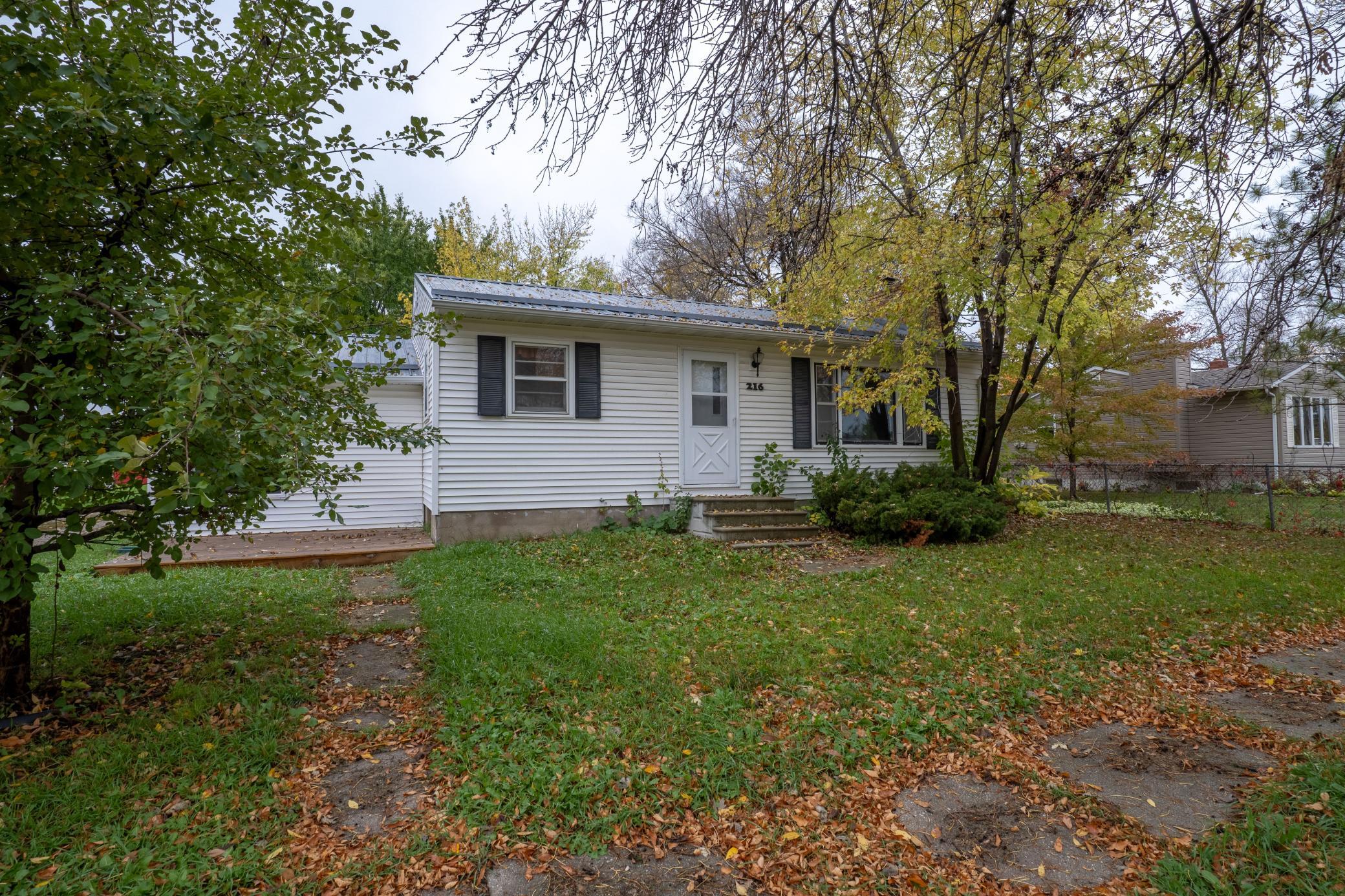 216 1st Avenue E Property Photo 1
