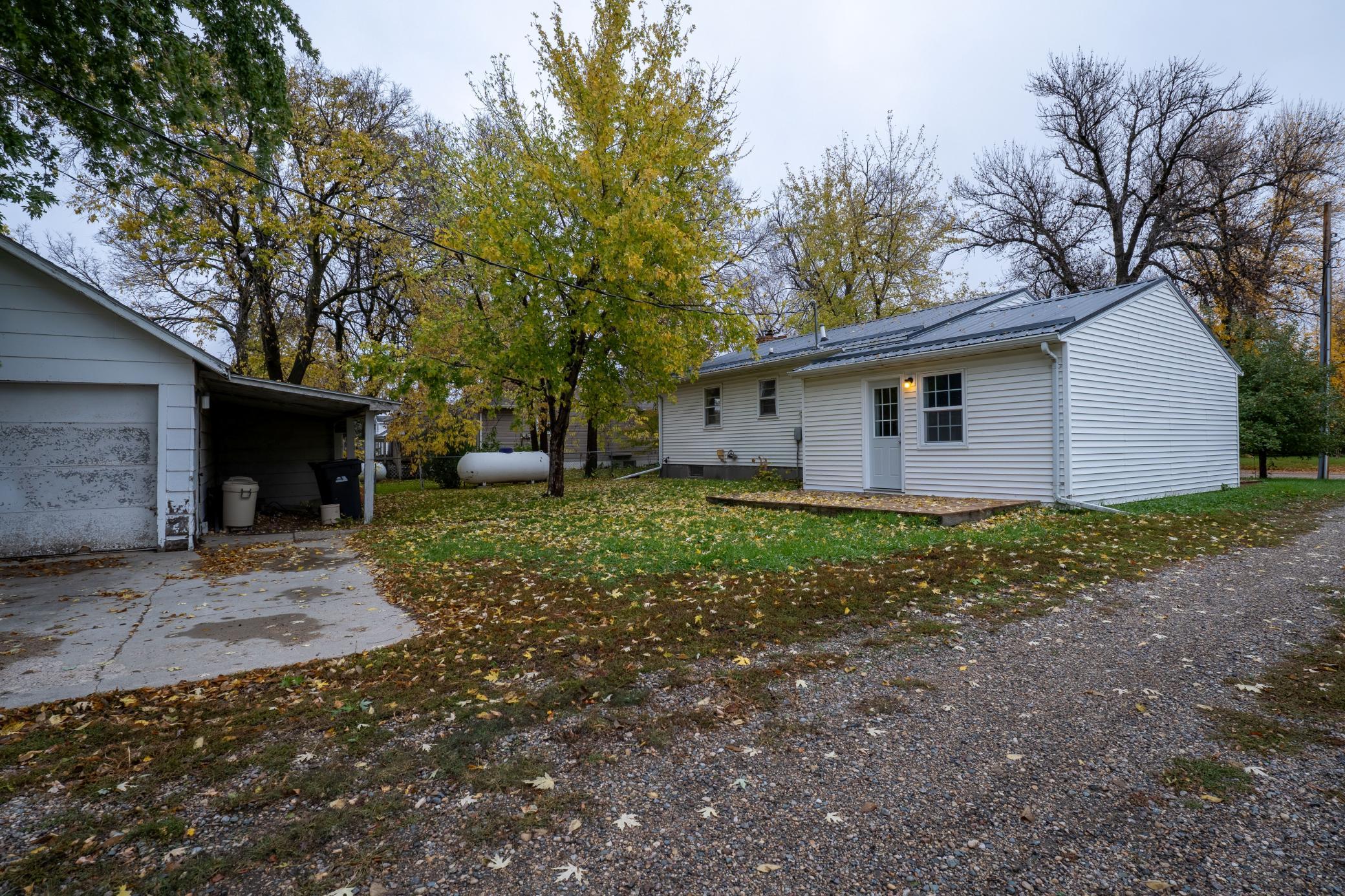 216 1st Avenue E Property Photo 3