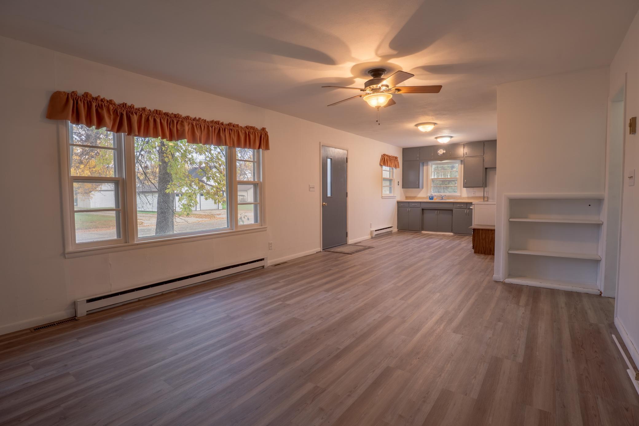 216 1st Avenue E Property Photo 10