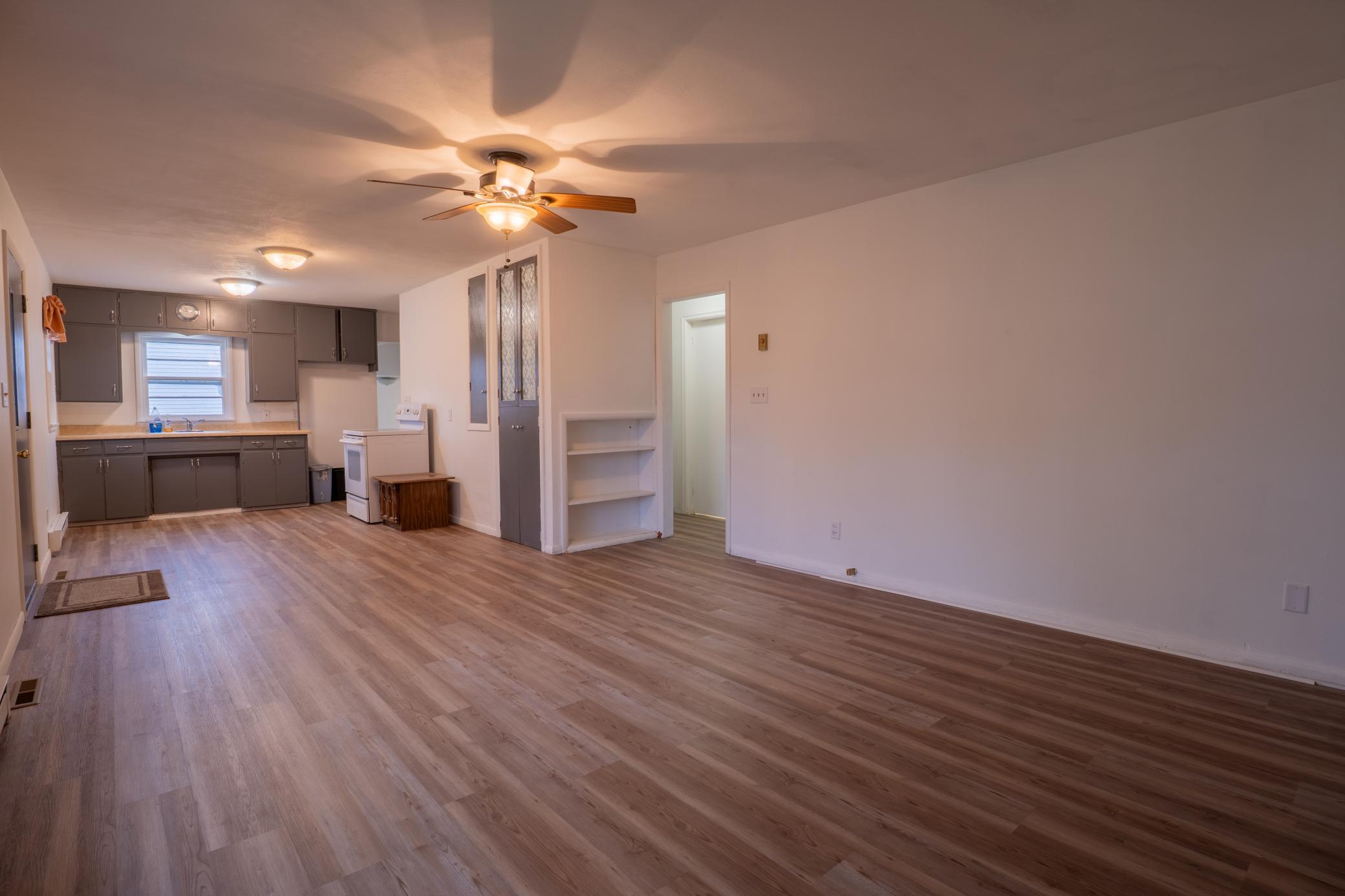 216 1st Avenue E Property Photo 12