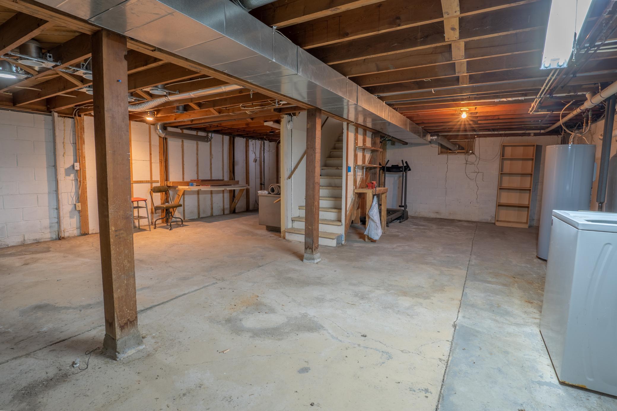 216 1st Avenue E Property Photo 17