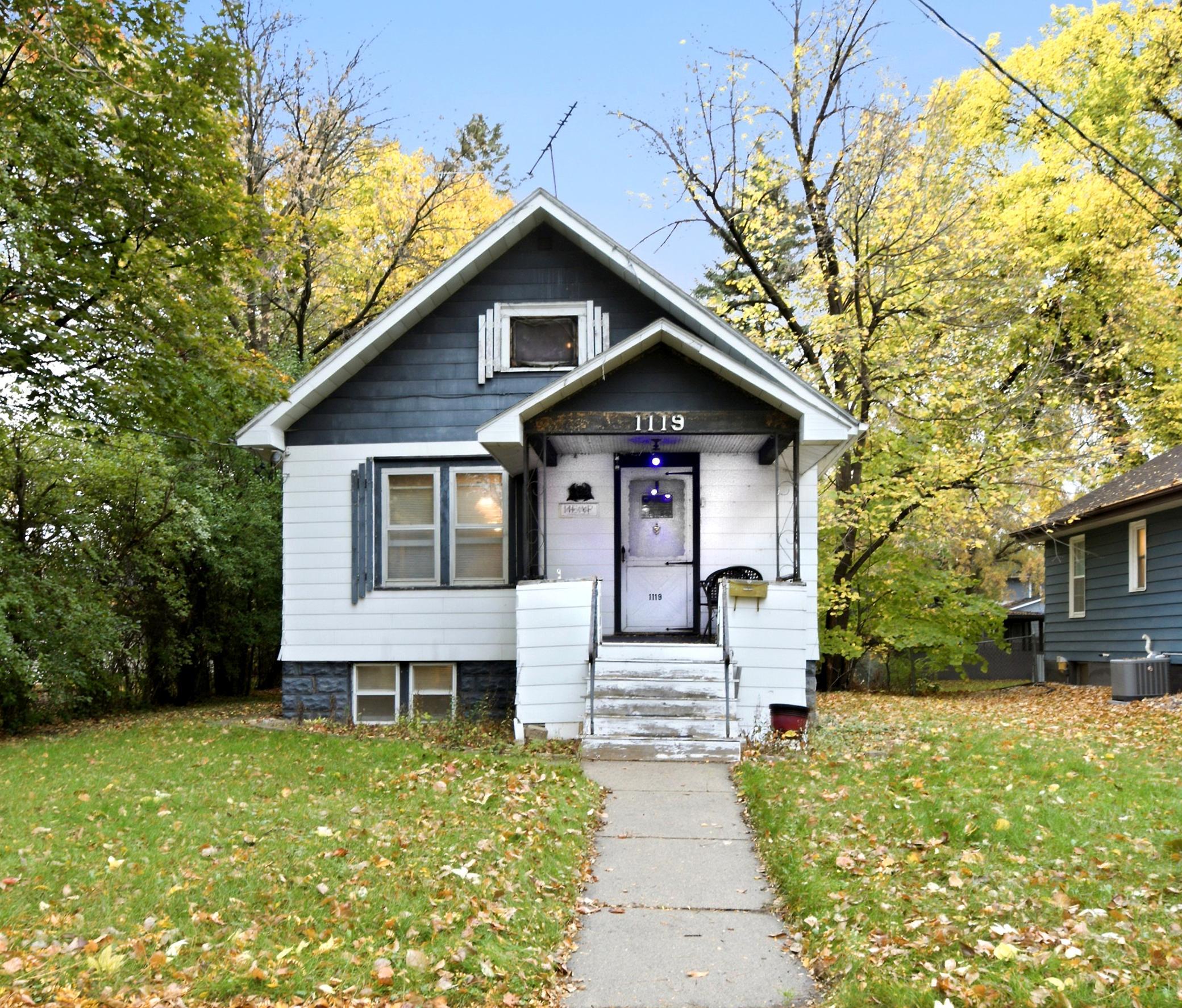1119 10th Avenue S Property Photo 1