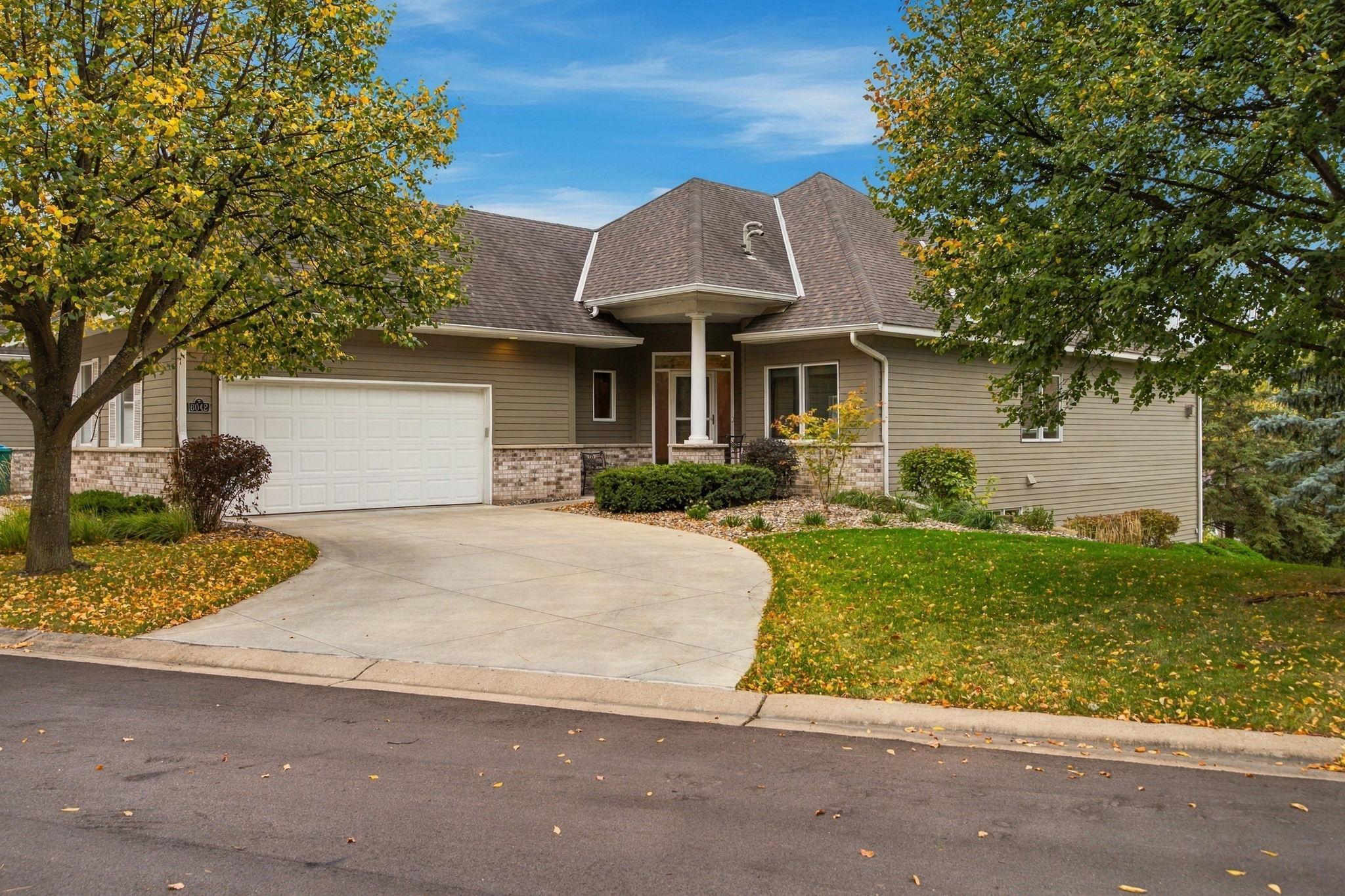 6042 Clarion Circle Property Photo 1