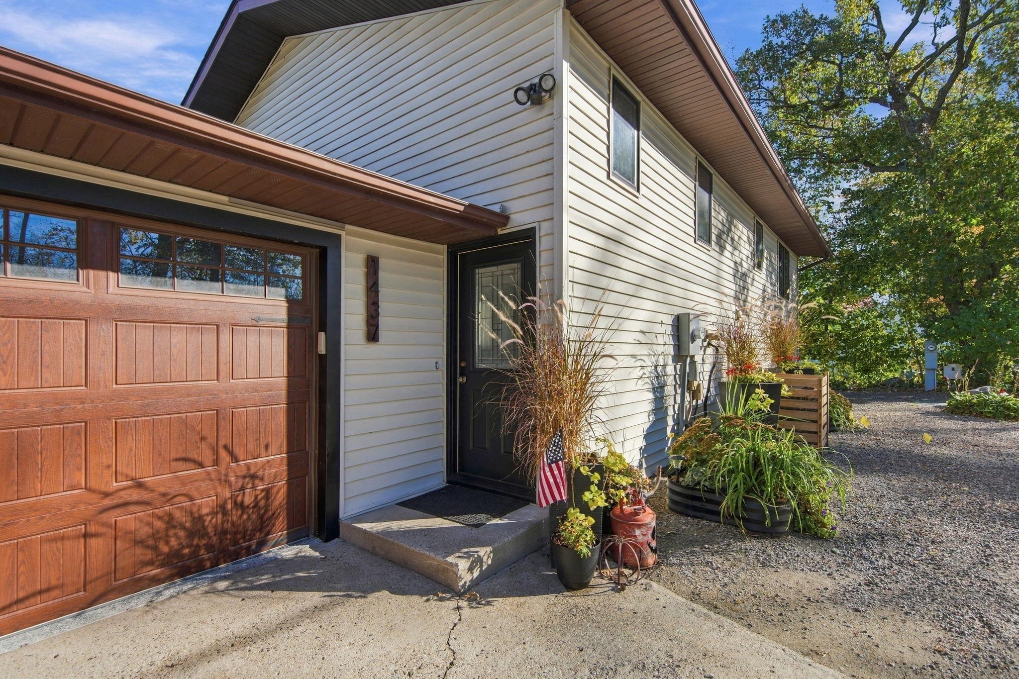 1437 Pulaski Road Property Photo 1