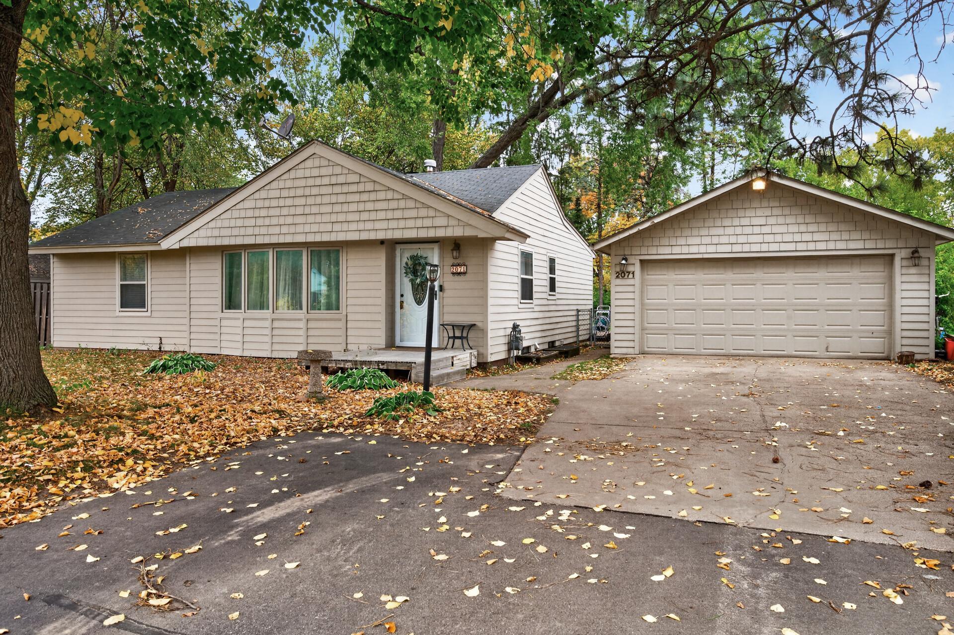 2071 Cedar Avenue Property Photo 2