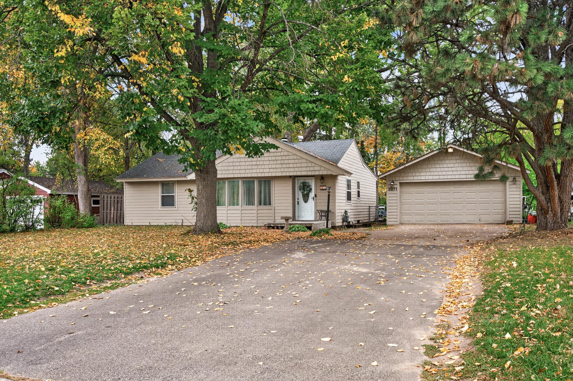 2071 Cedar Avenue Property Photo 3