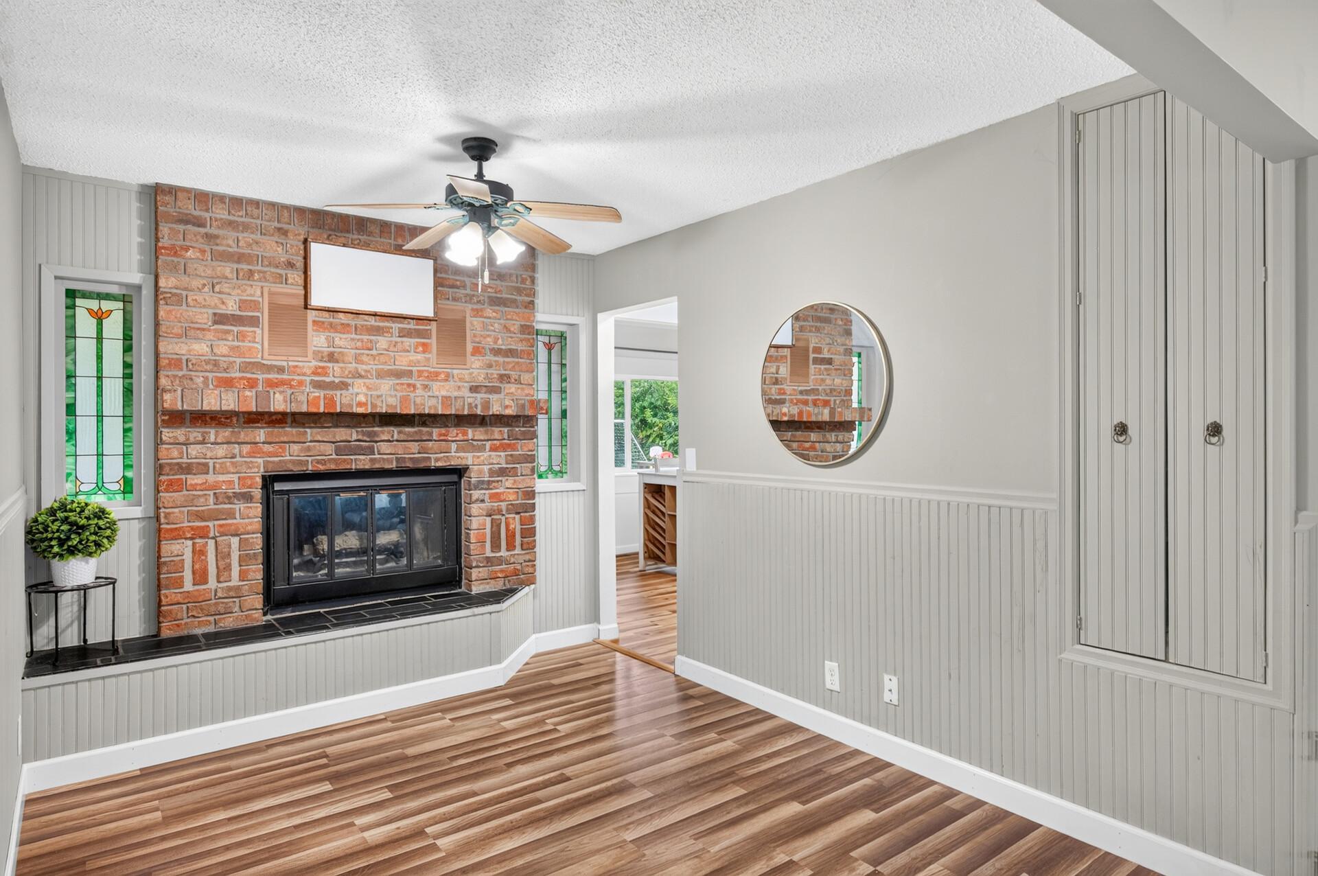 2071 Cedar Avenue Property Photo 9