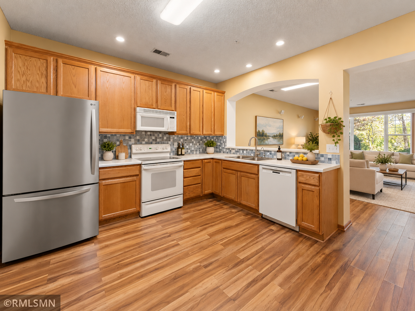 772 Wisconsin Avenue N Property Photo 1