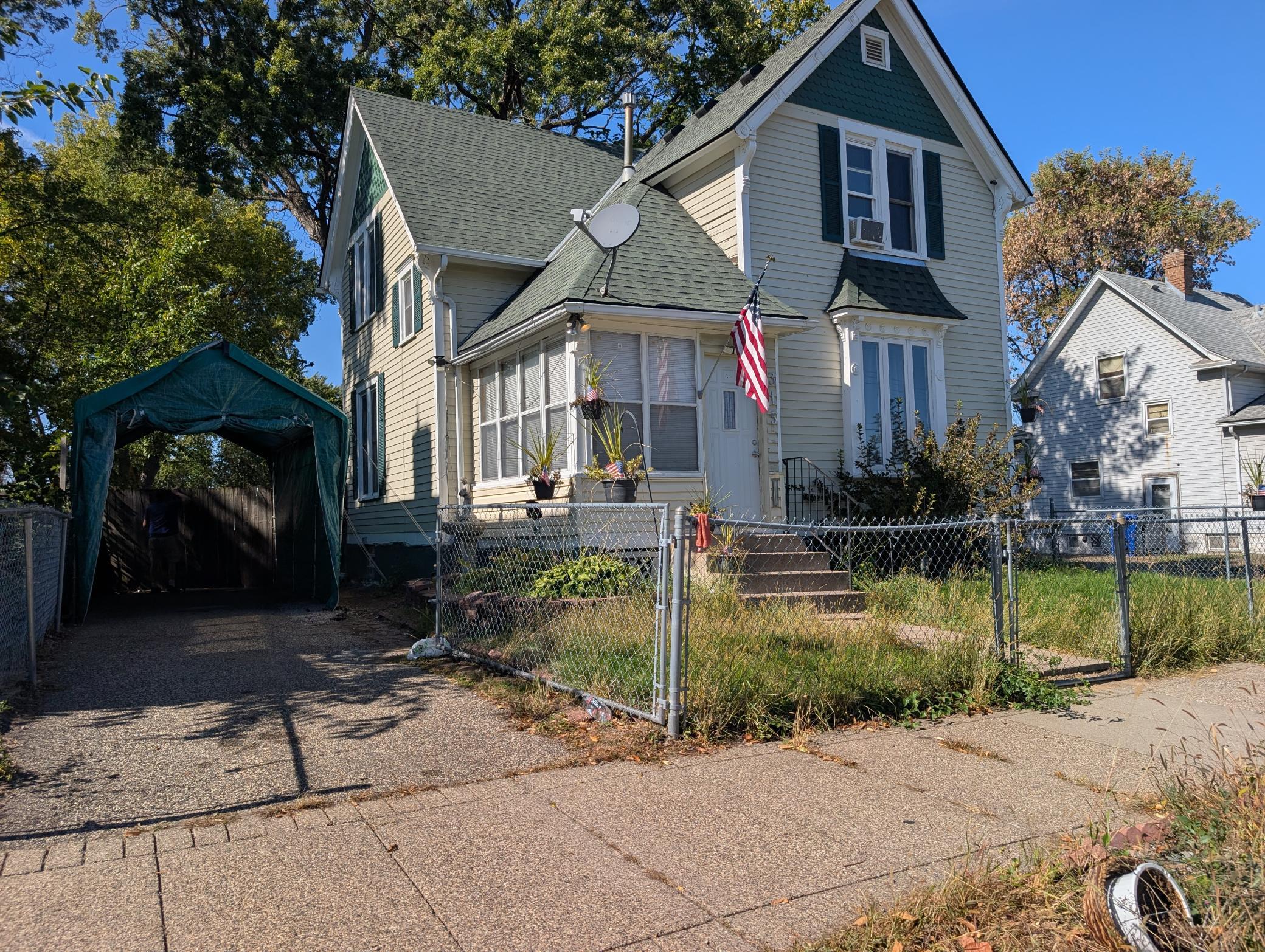 315 Chatsworth Street N Property Photo 1