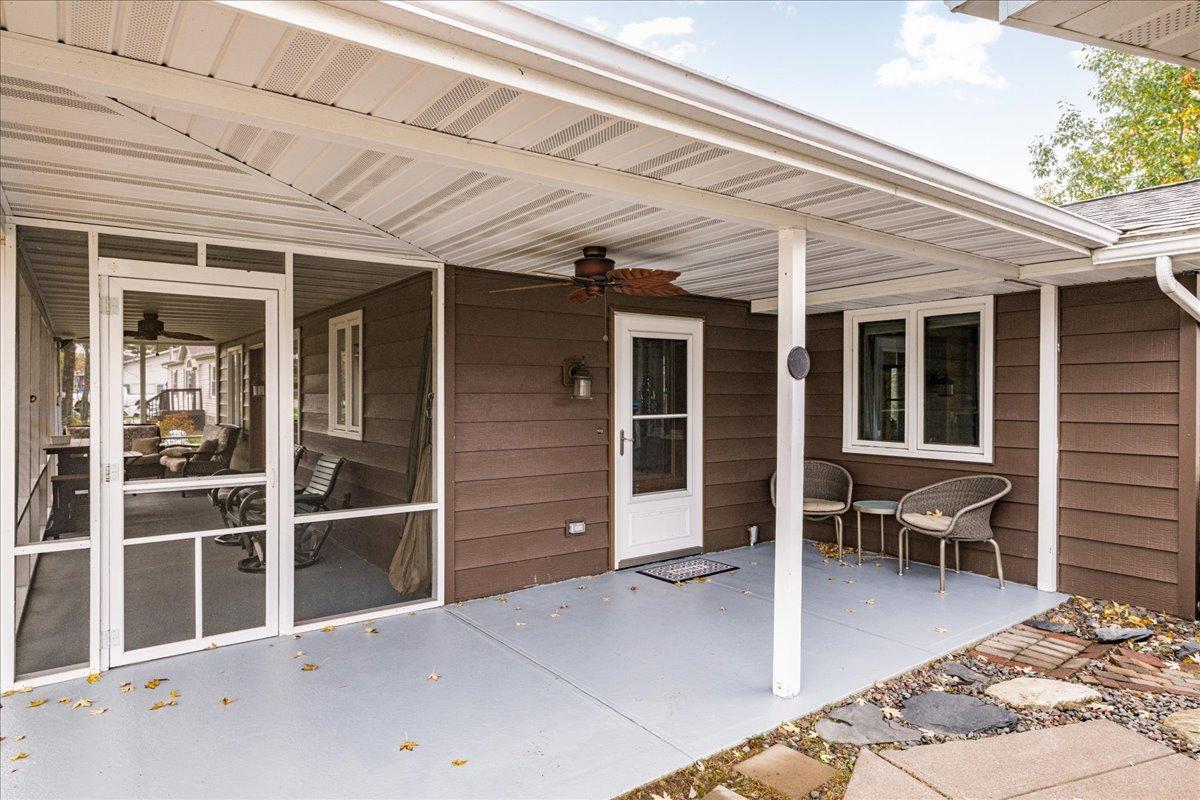 21 Dalles Avenue Property Photo 4
