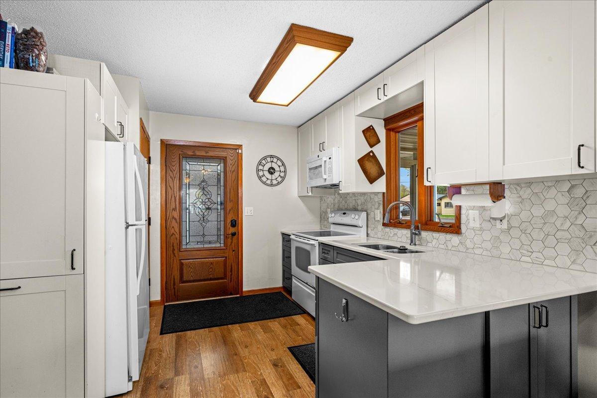 21 Dalles Avenue Property Photo 5