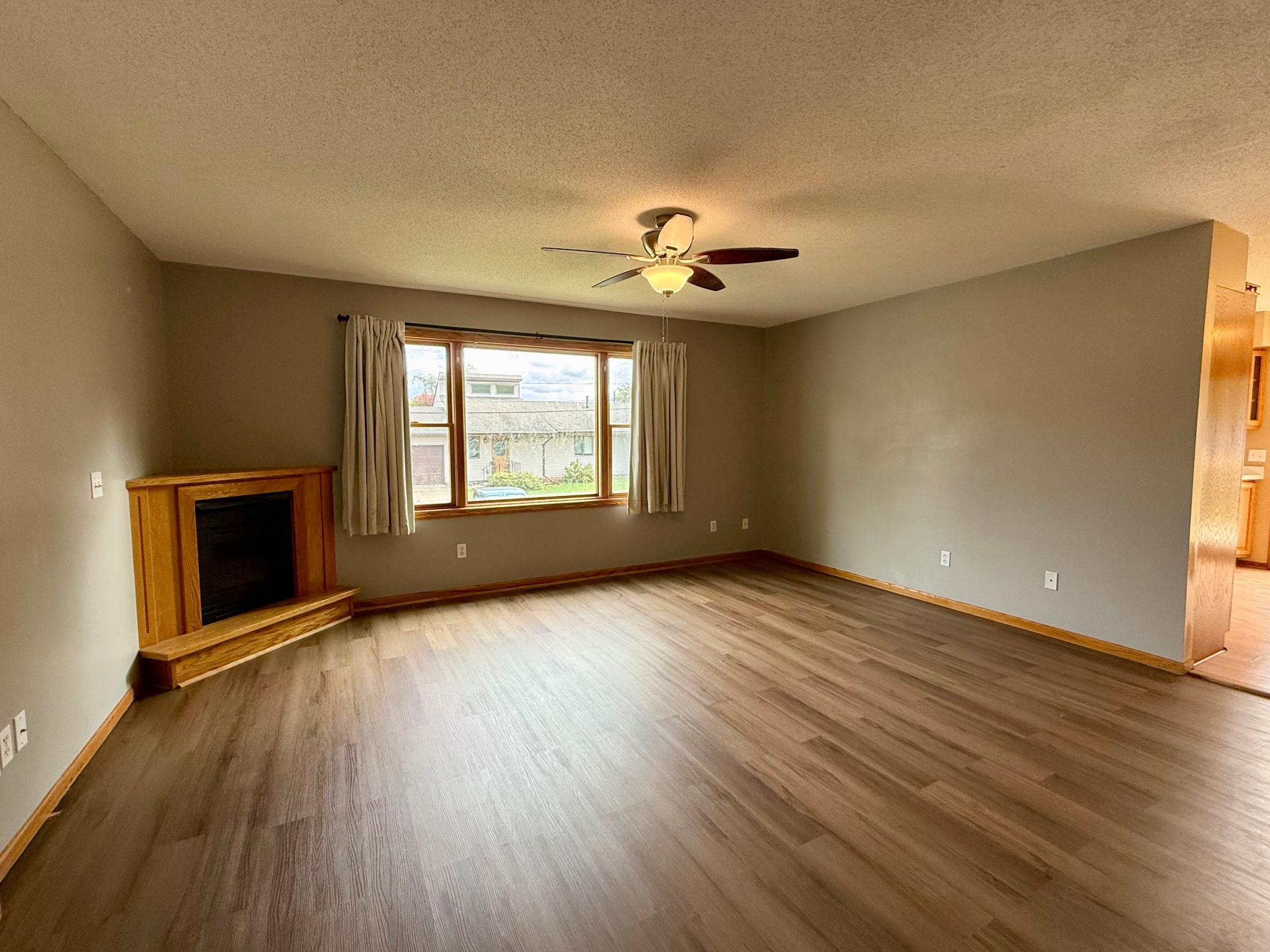 906 Pierce Avenue Property Photo 6