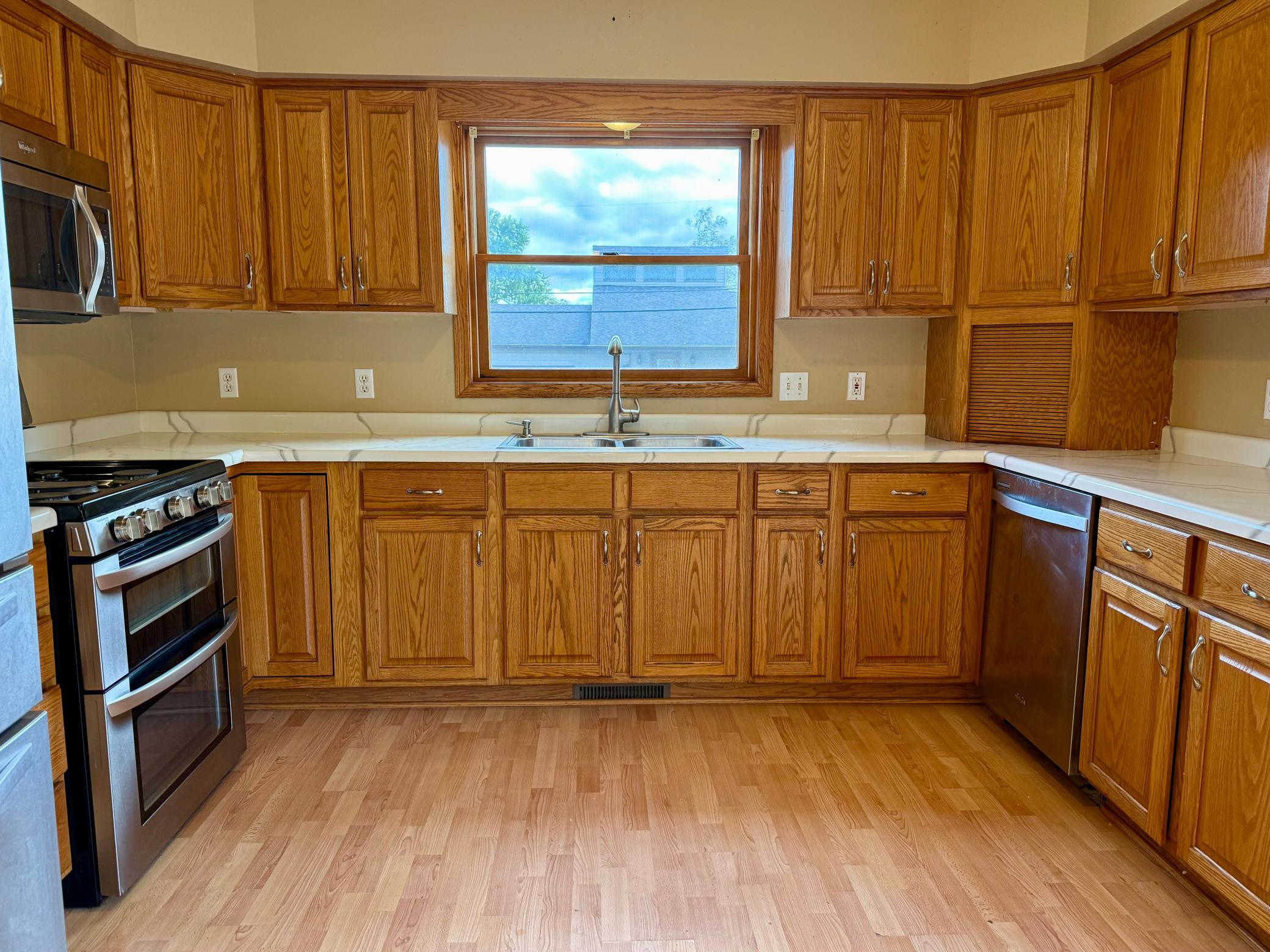 906 Pierce Avenue Property Photo 11